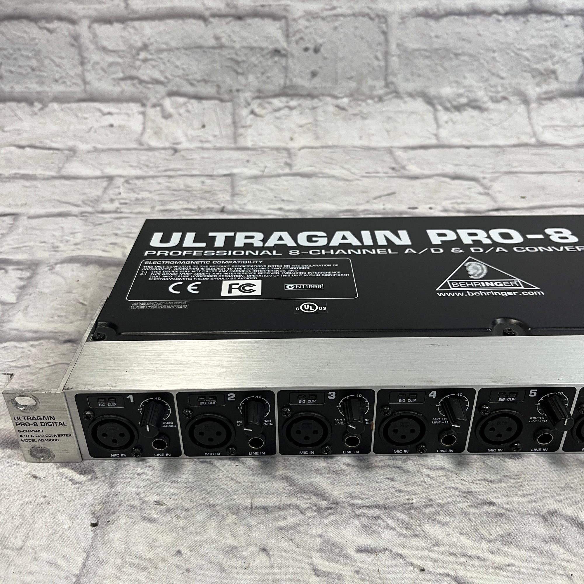 Behringer Ultra Gain Pro 8 ADA8000 8 Preamp Strip