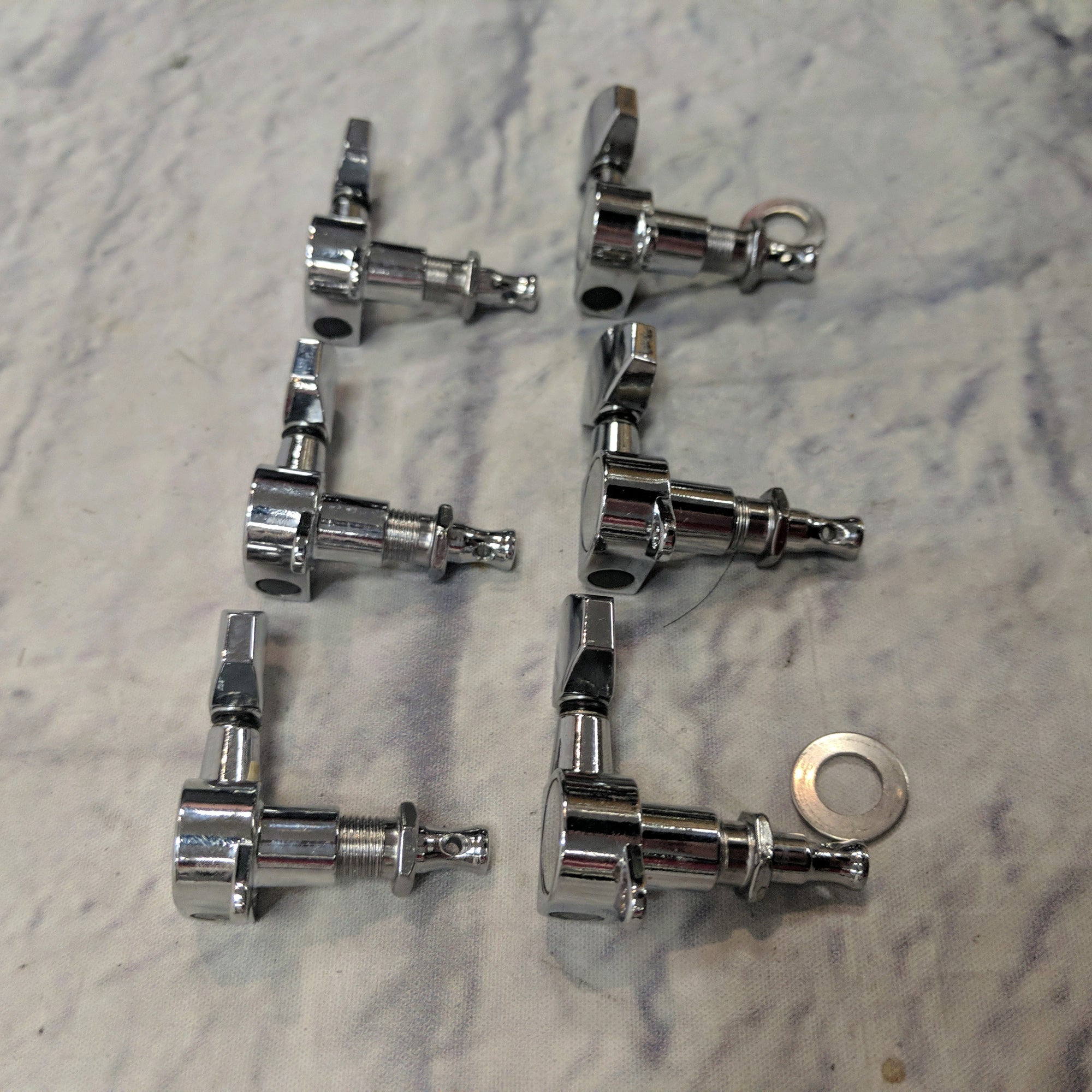 Unknown Tuners / Machine Heads Tuners