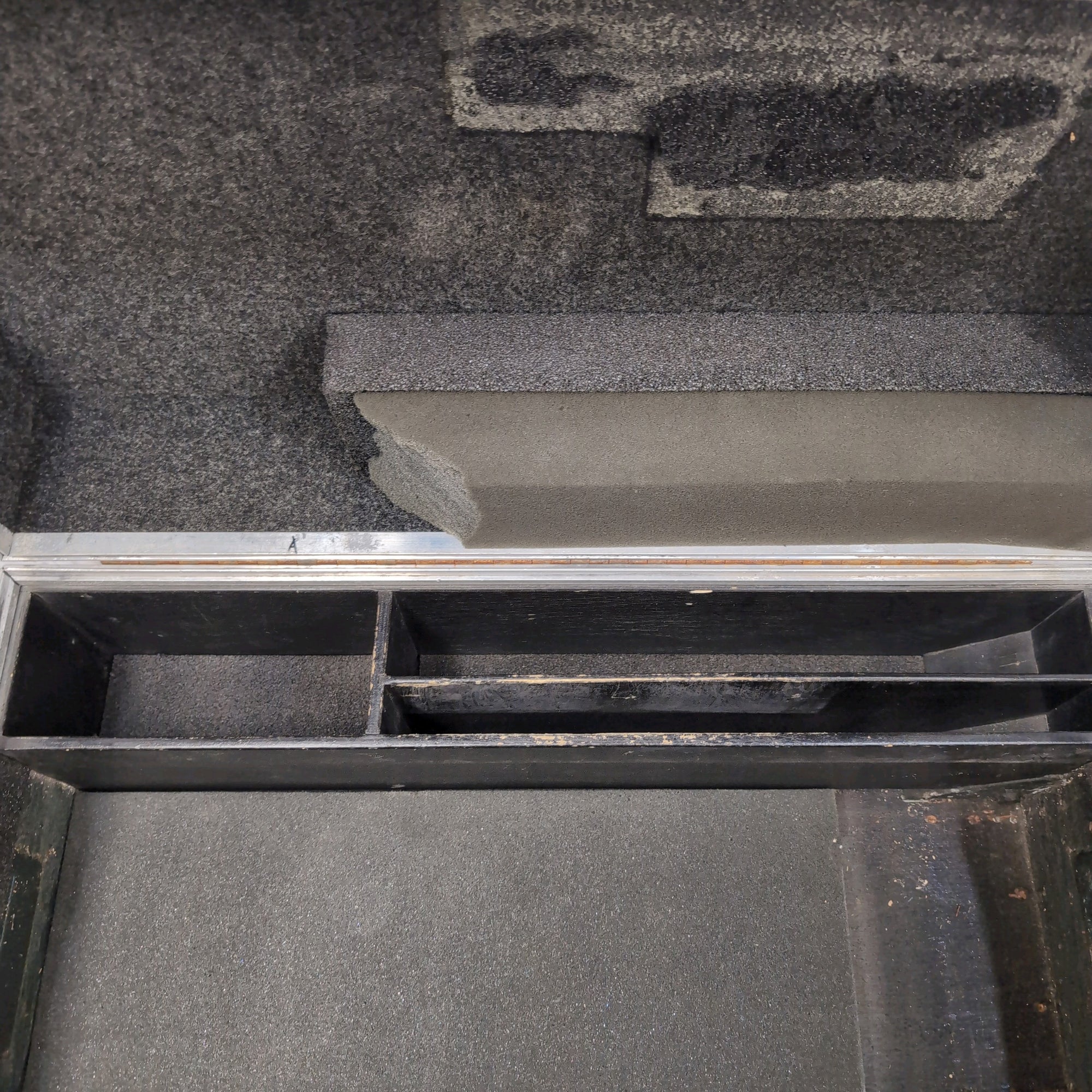Unknown Road Case with Divided Interior