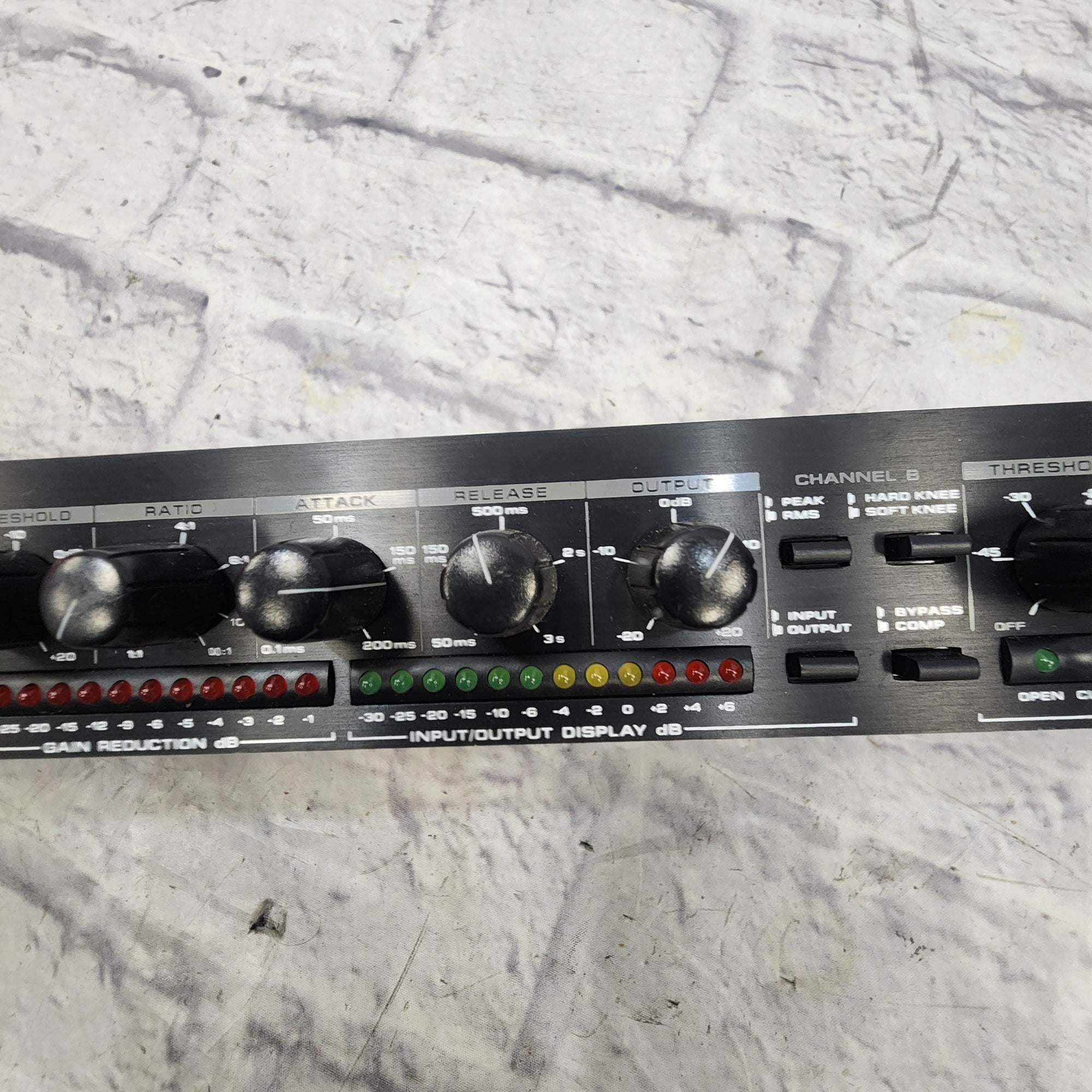 Alesis 3630 Rack Compressor