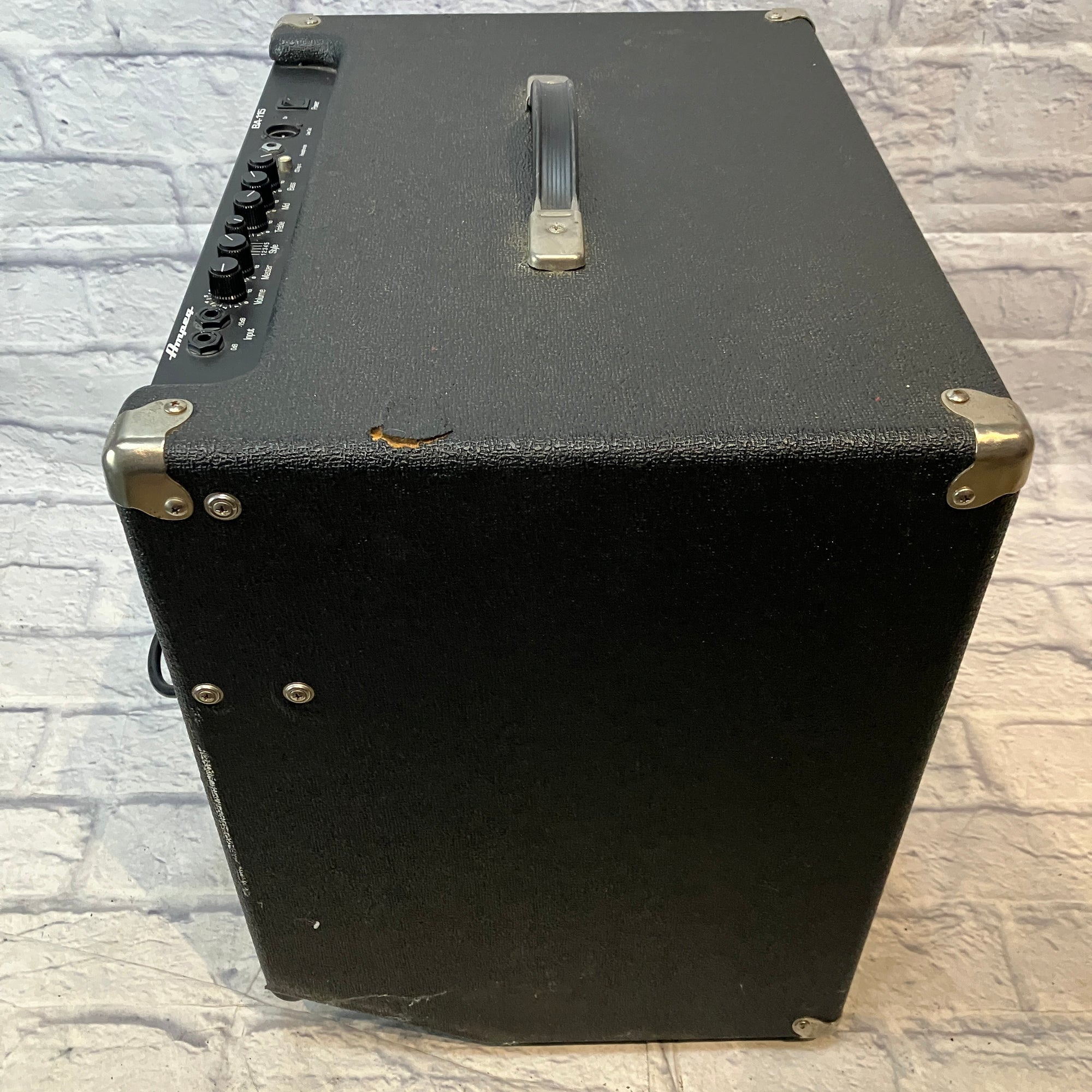 Ampeg BA-115 Combo Amp