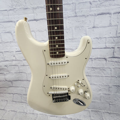 Fender Mexican Roland Ready Strat White Electric Guitar