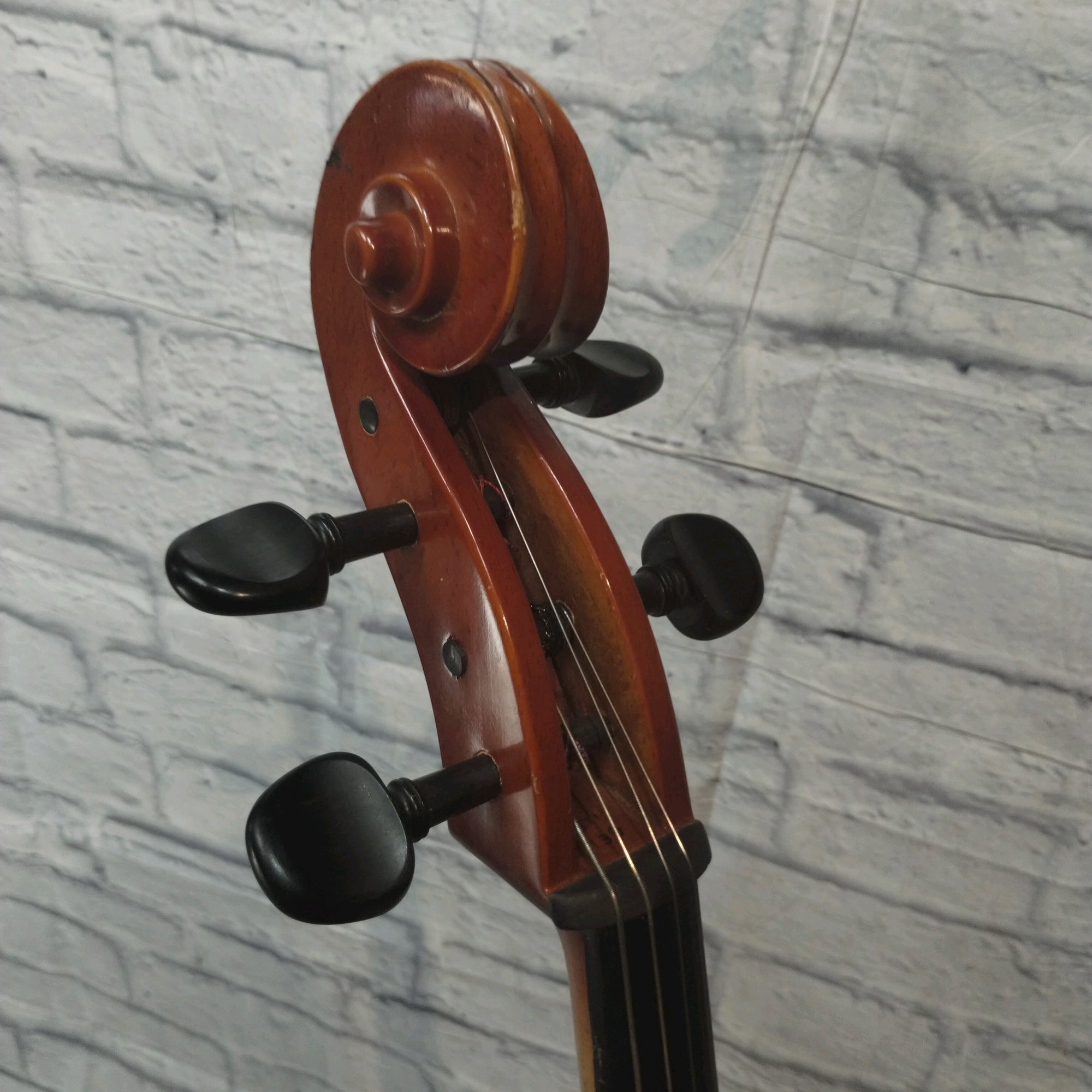 Suzuki N0 40 4/4 Cello W/Hard Case