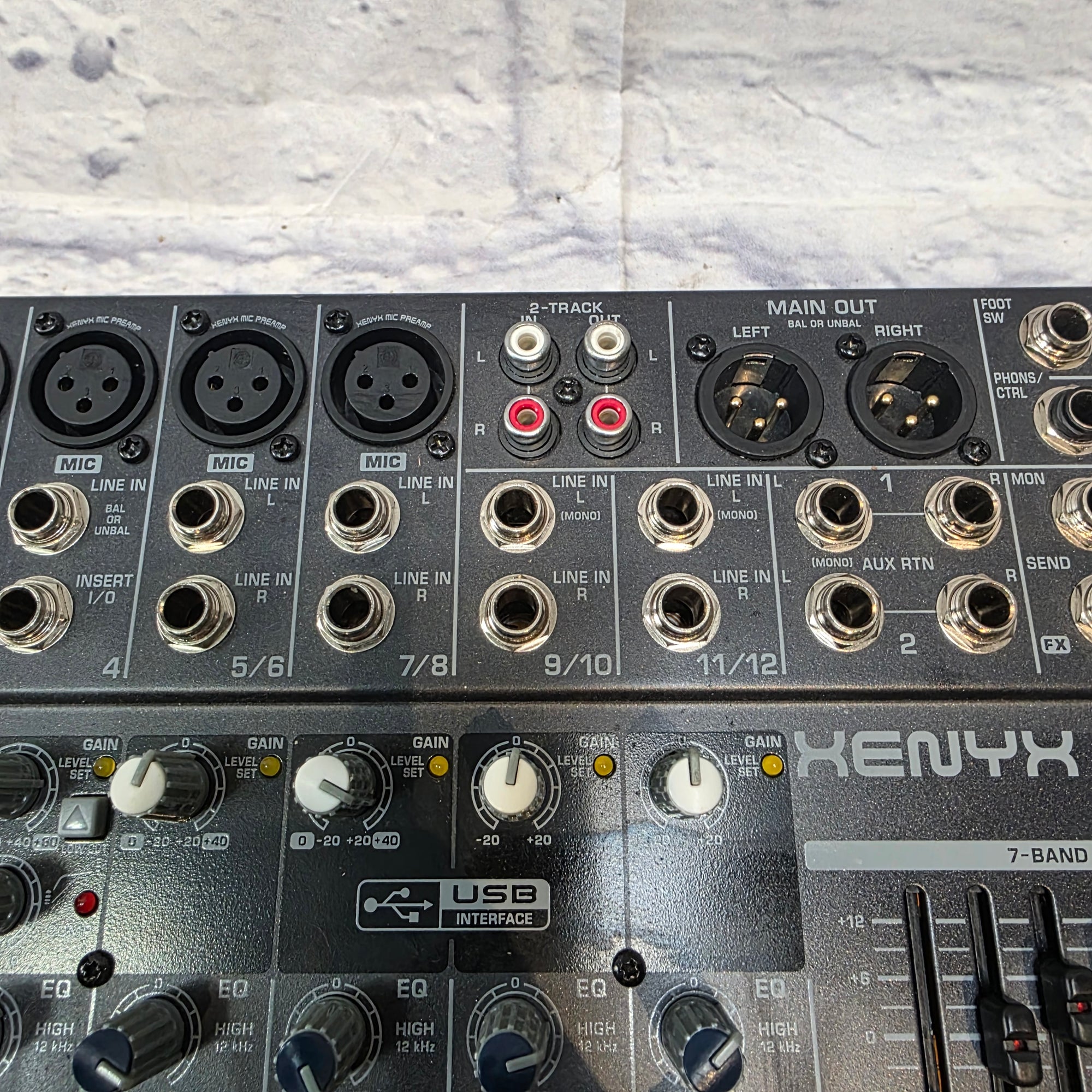 Behringer Xenyyx QX1222USB Mixer