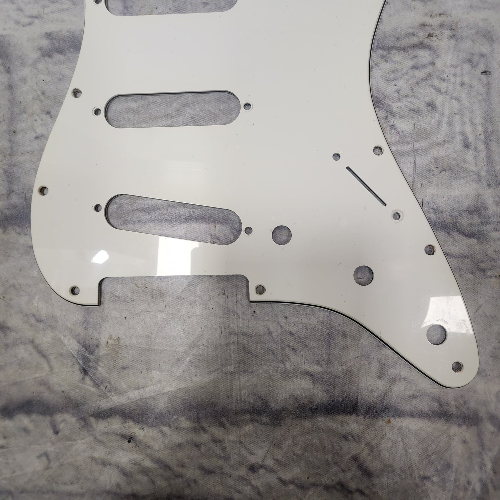 Fender American Stratocaster Pickguard WBW