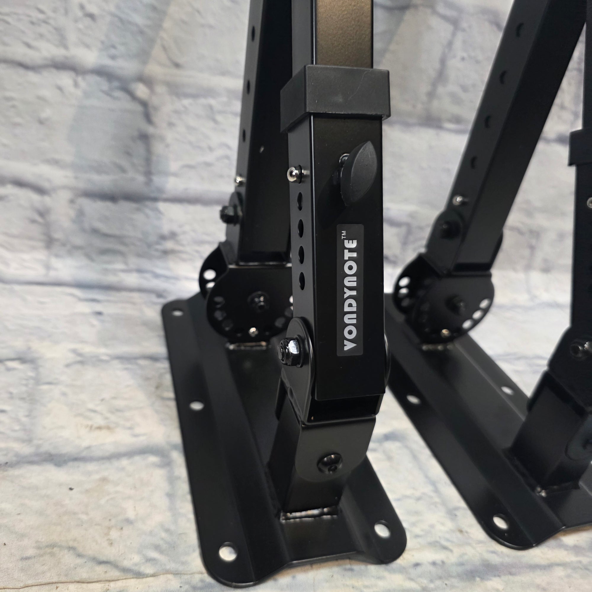 Vondynote Speaker Wall Mounts