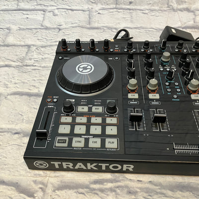 Native Instruments Traktor Kontrol S4 MK2