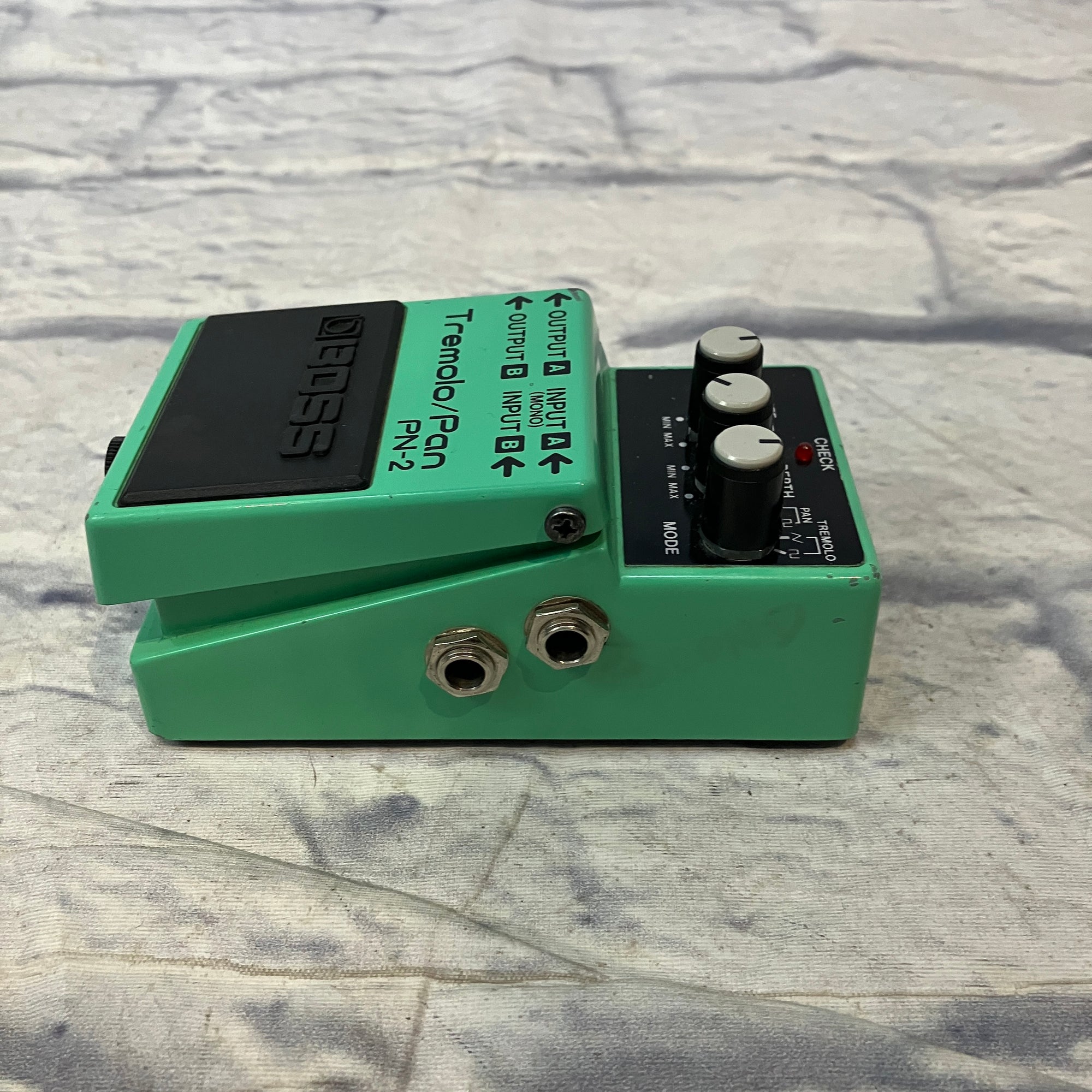 Boss PN-2 Tremolo/Pan Pedal