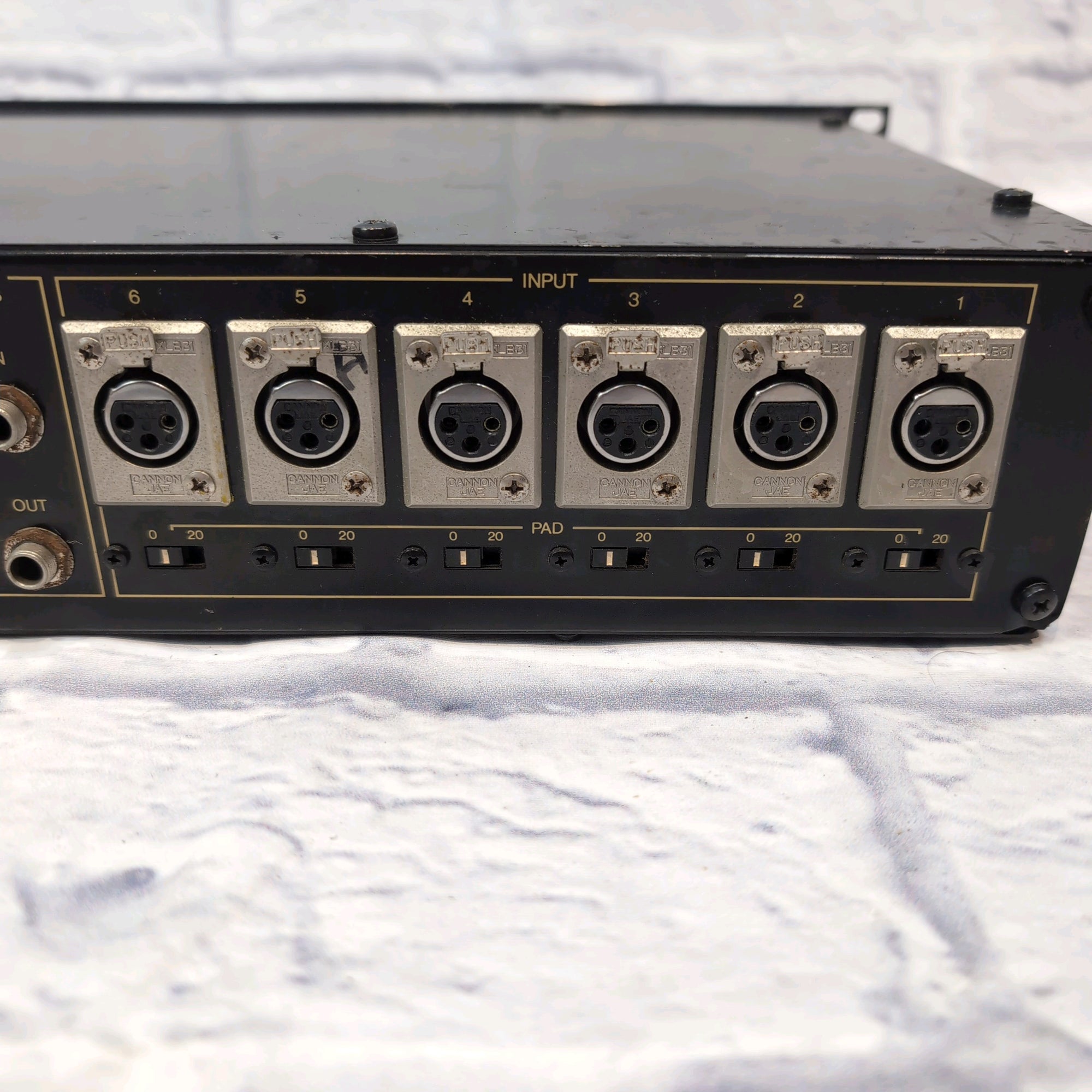 Yamaha Professional Series Mixer Model m206