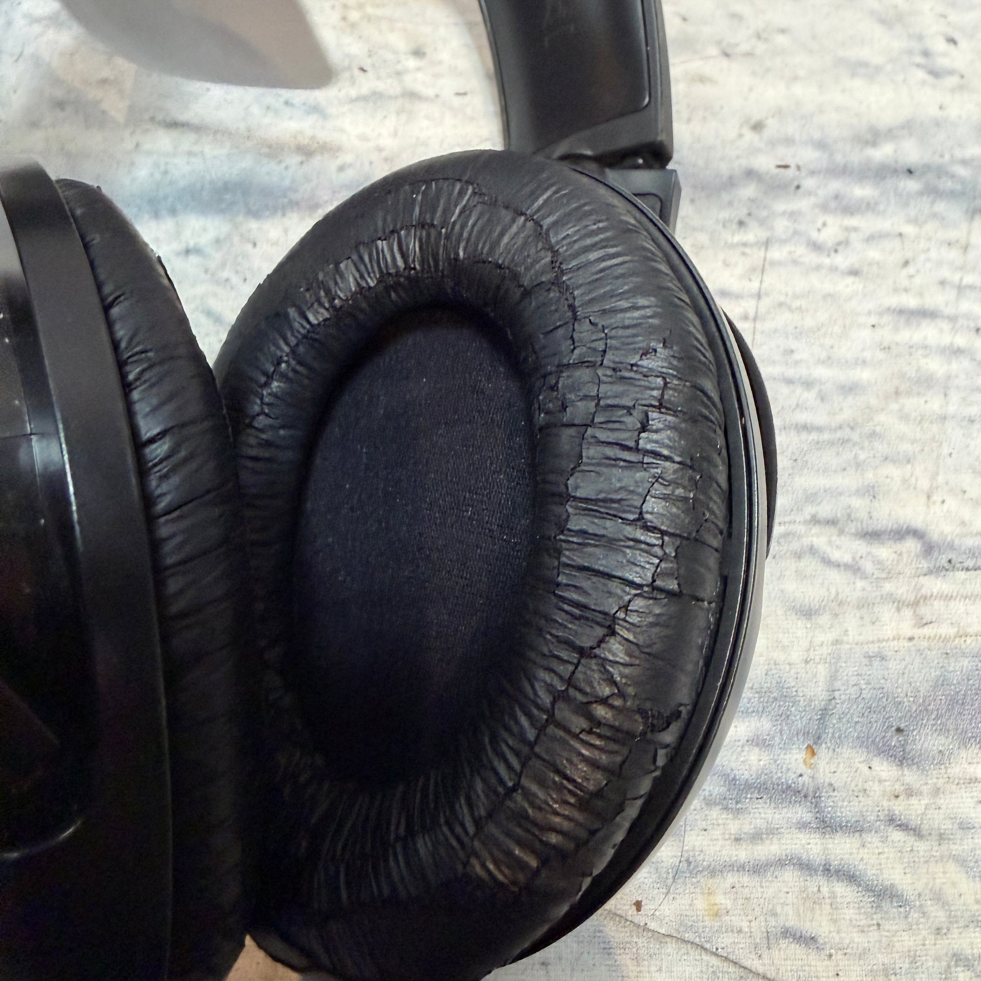 Sennheiser HD201 Over Ear Headphones