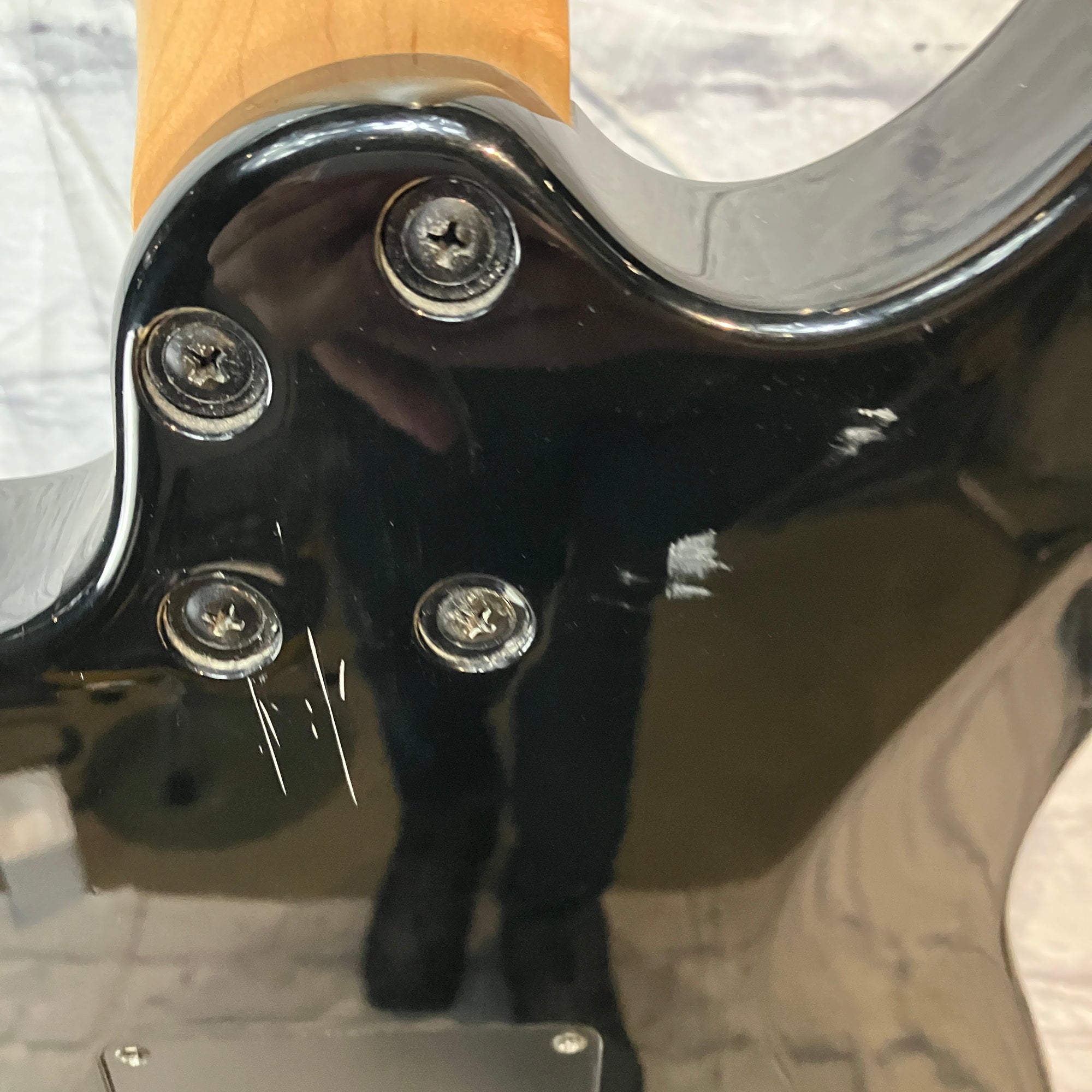 Laguna LE300 Electric Guitar