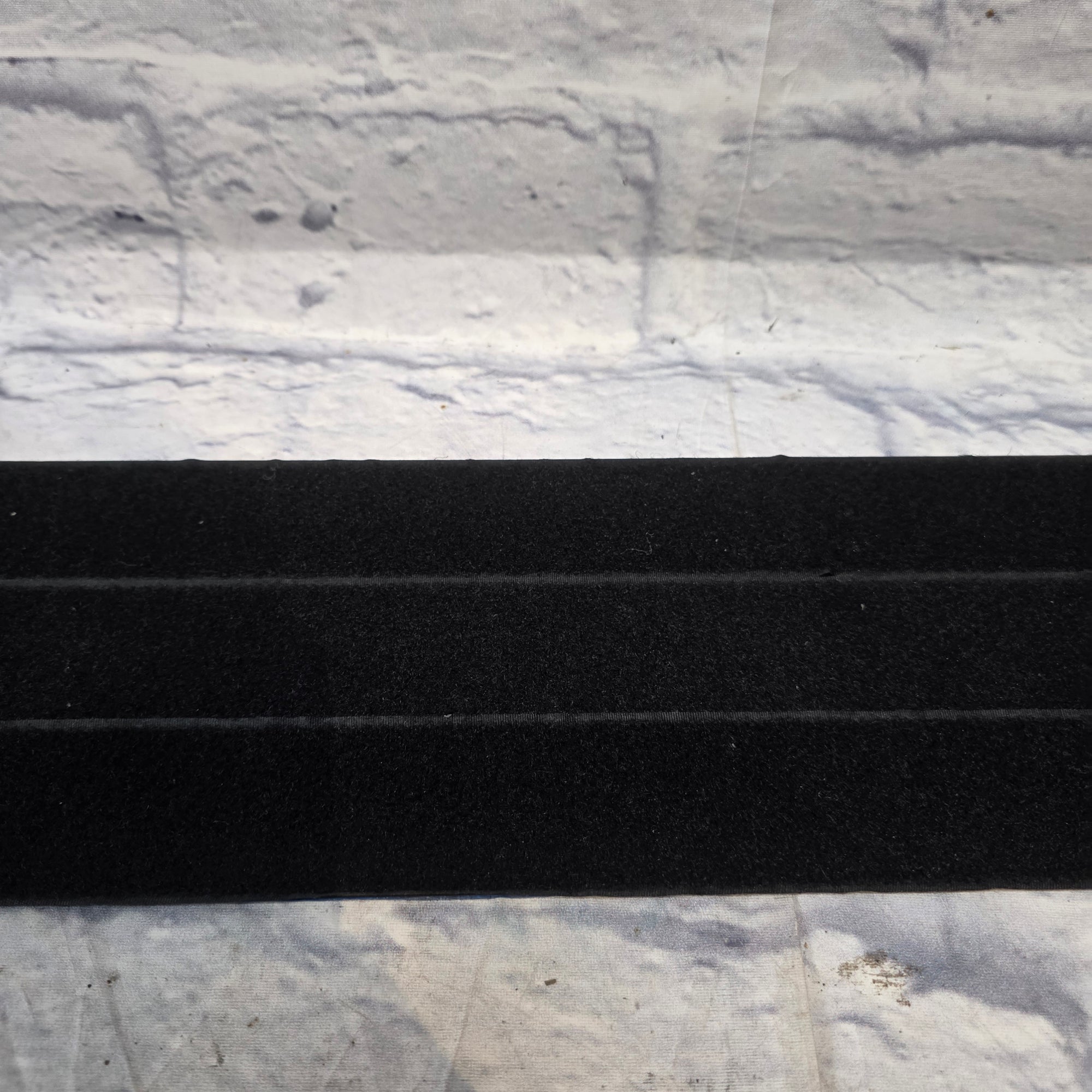 Unkown Rack With Velcro Shelving