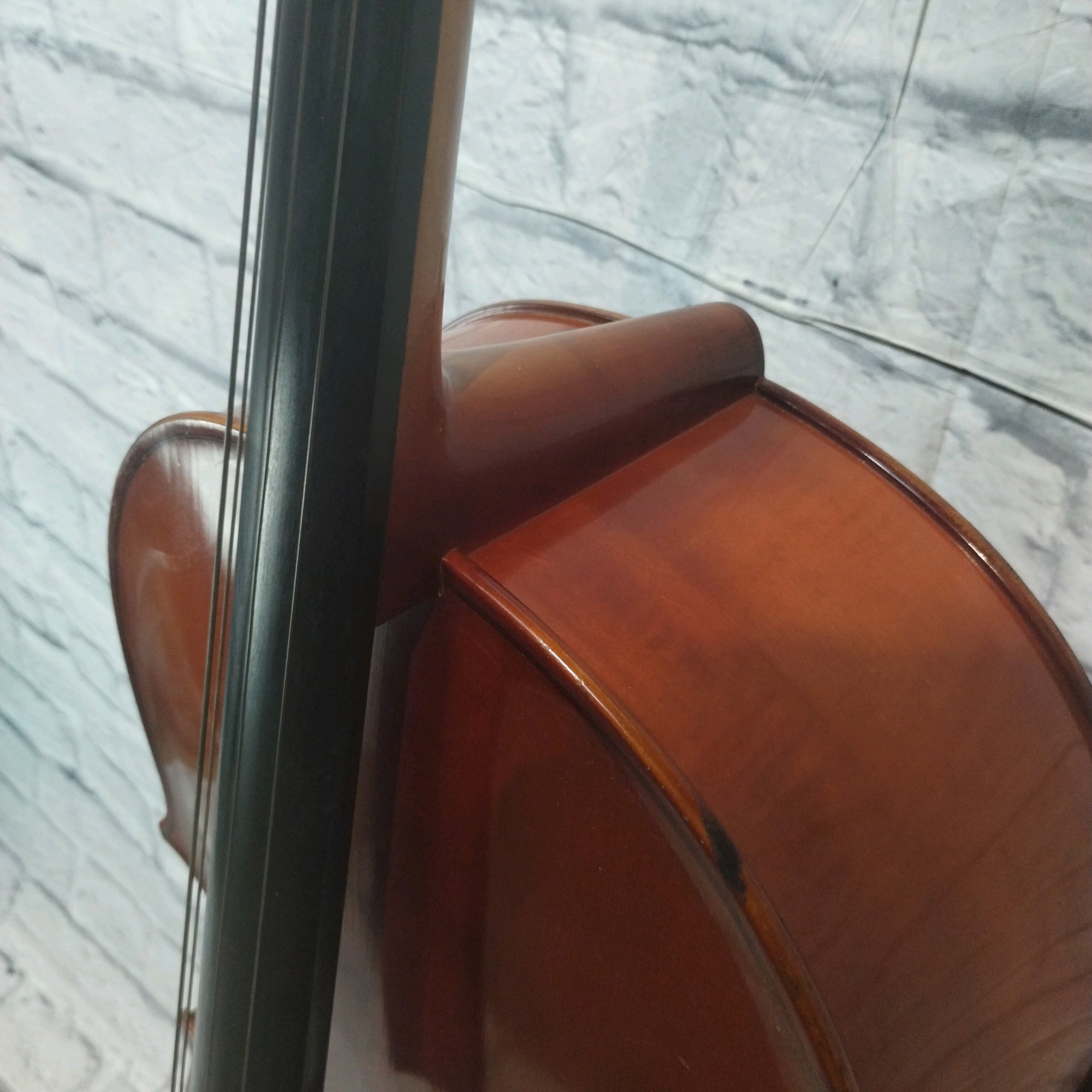 Suzuki N0 40 4/4 Cello W/Hard Case