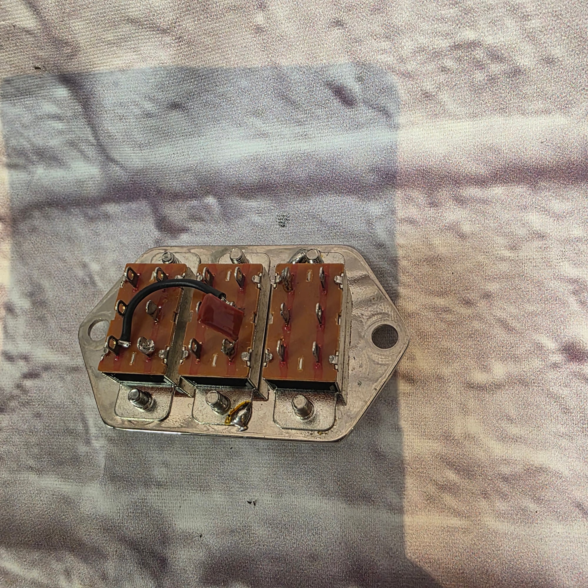 Fender 1960s-styled Jaguar 3-Way Switch Plate -  Electric Guitar Part