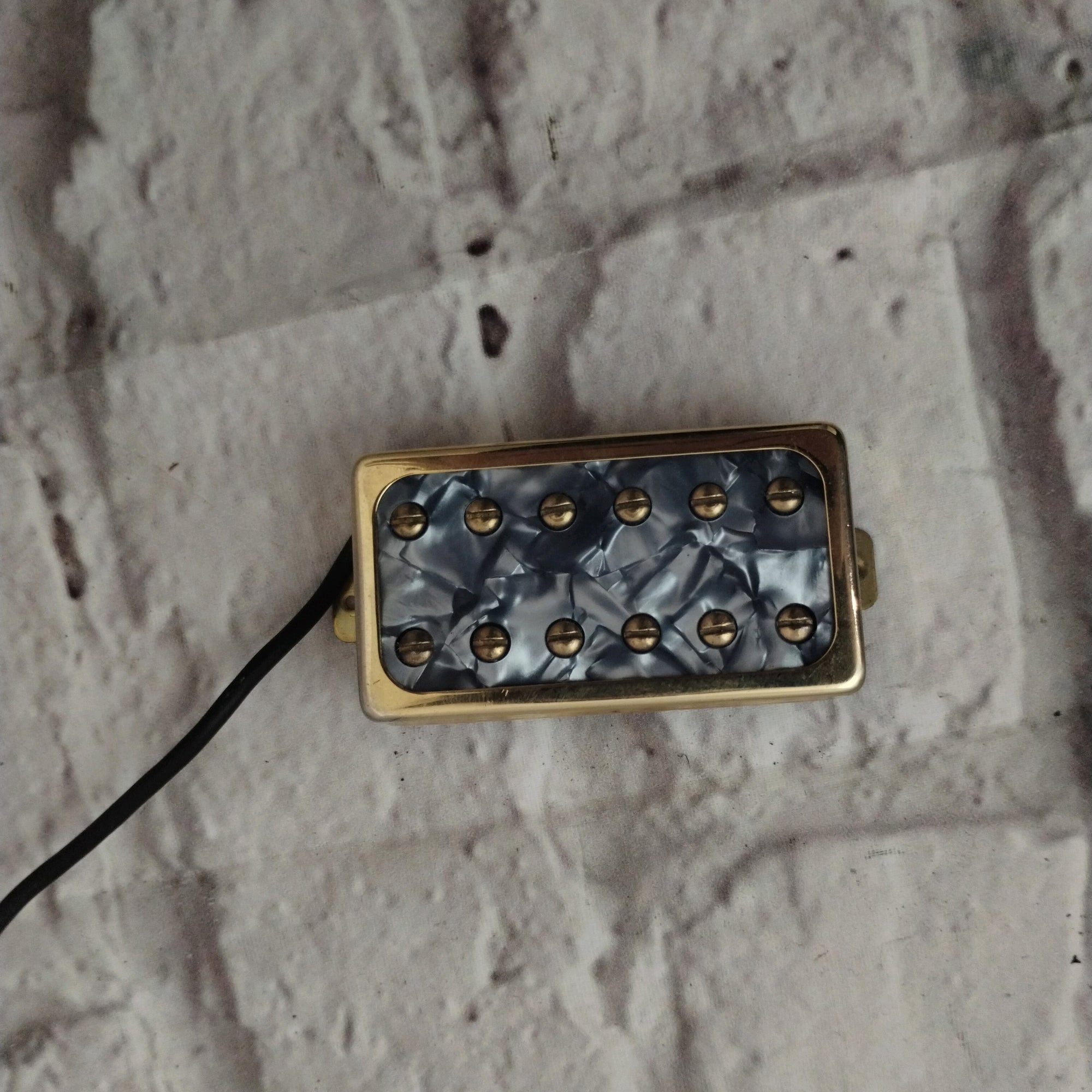 GFS Dream 180 Gold and Black Pearl Humbuckers