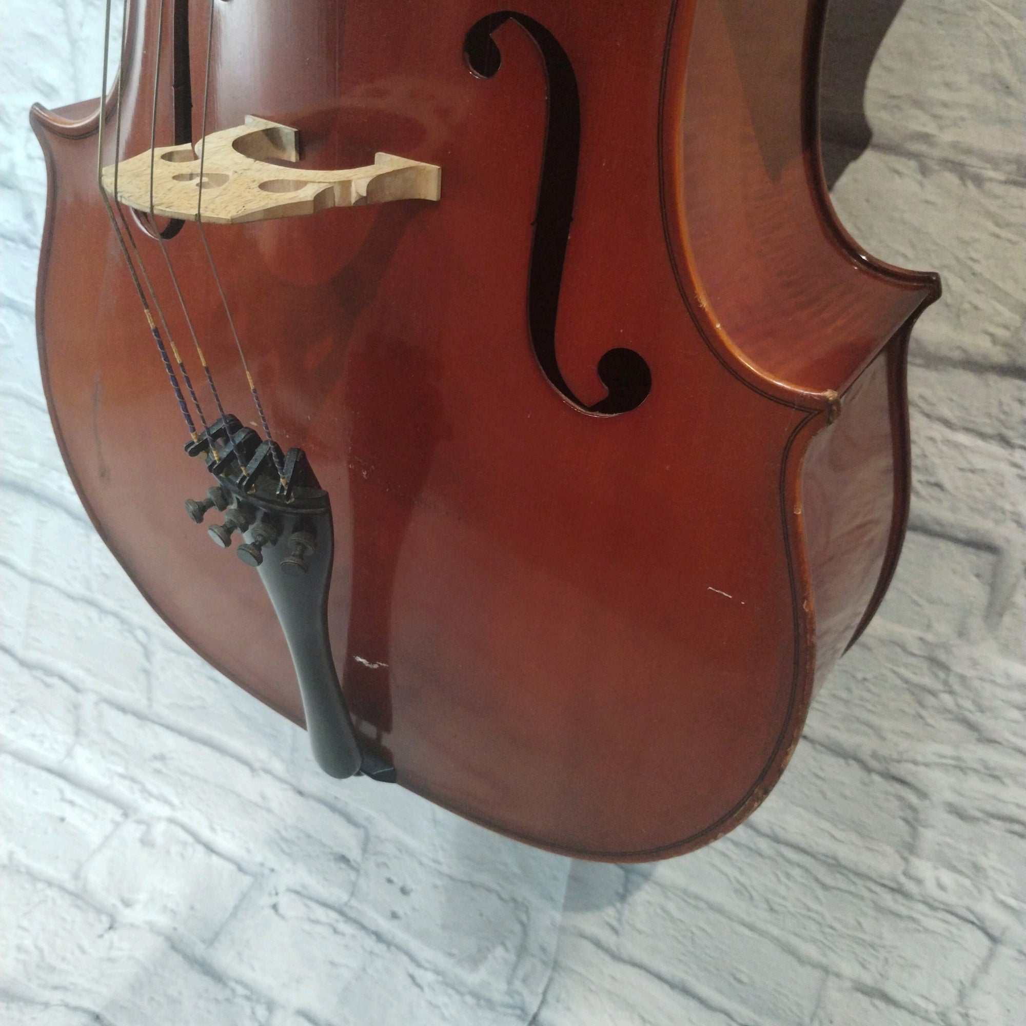 Suzuki N0 40 4/4 Cello W/Hard Case