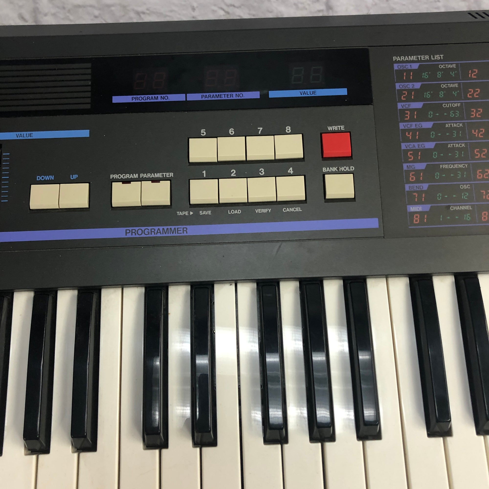 Korg DW6000 Synthesizer