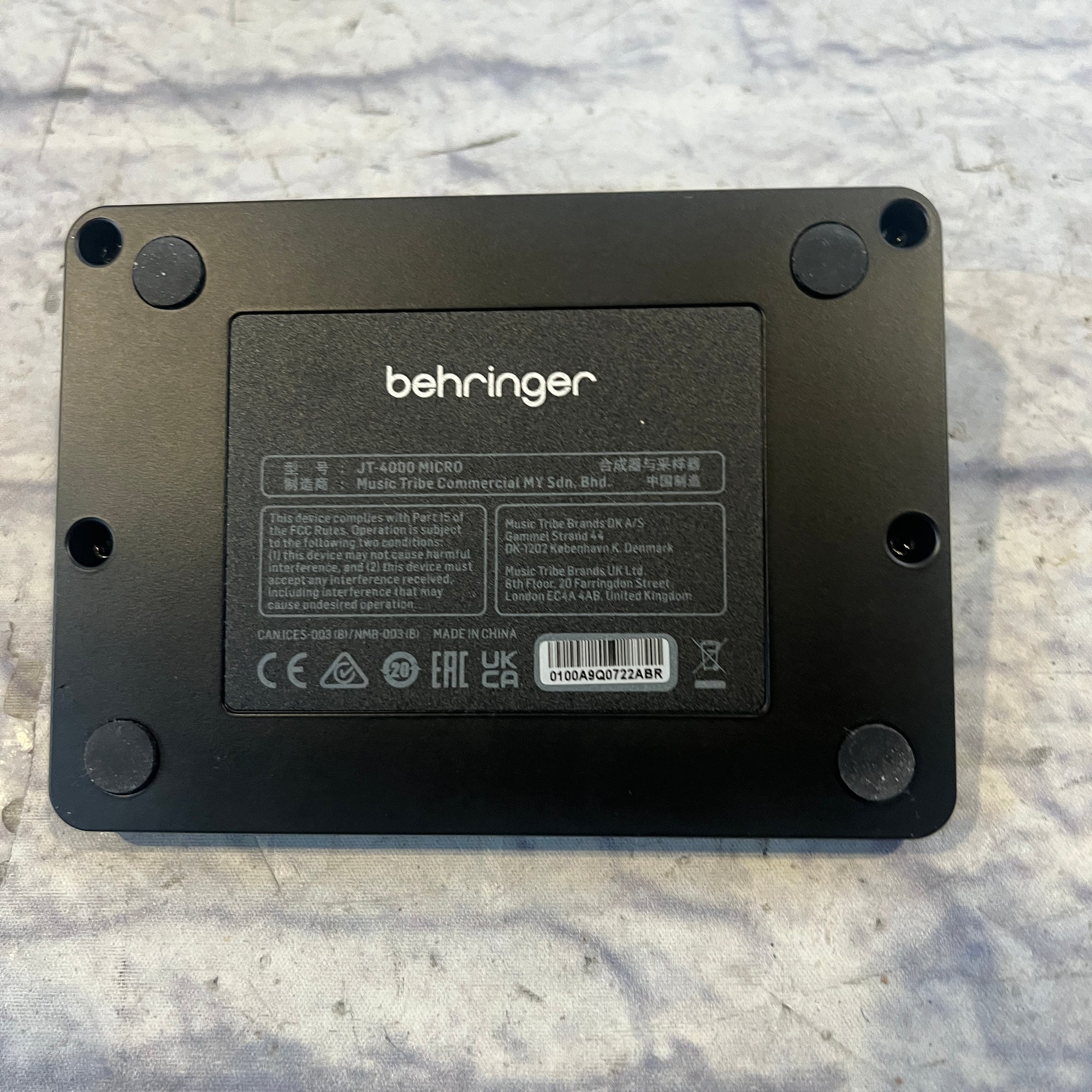 Behringer JT-4000 Micro Synthesizer