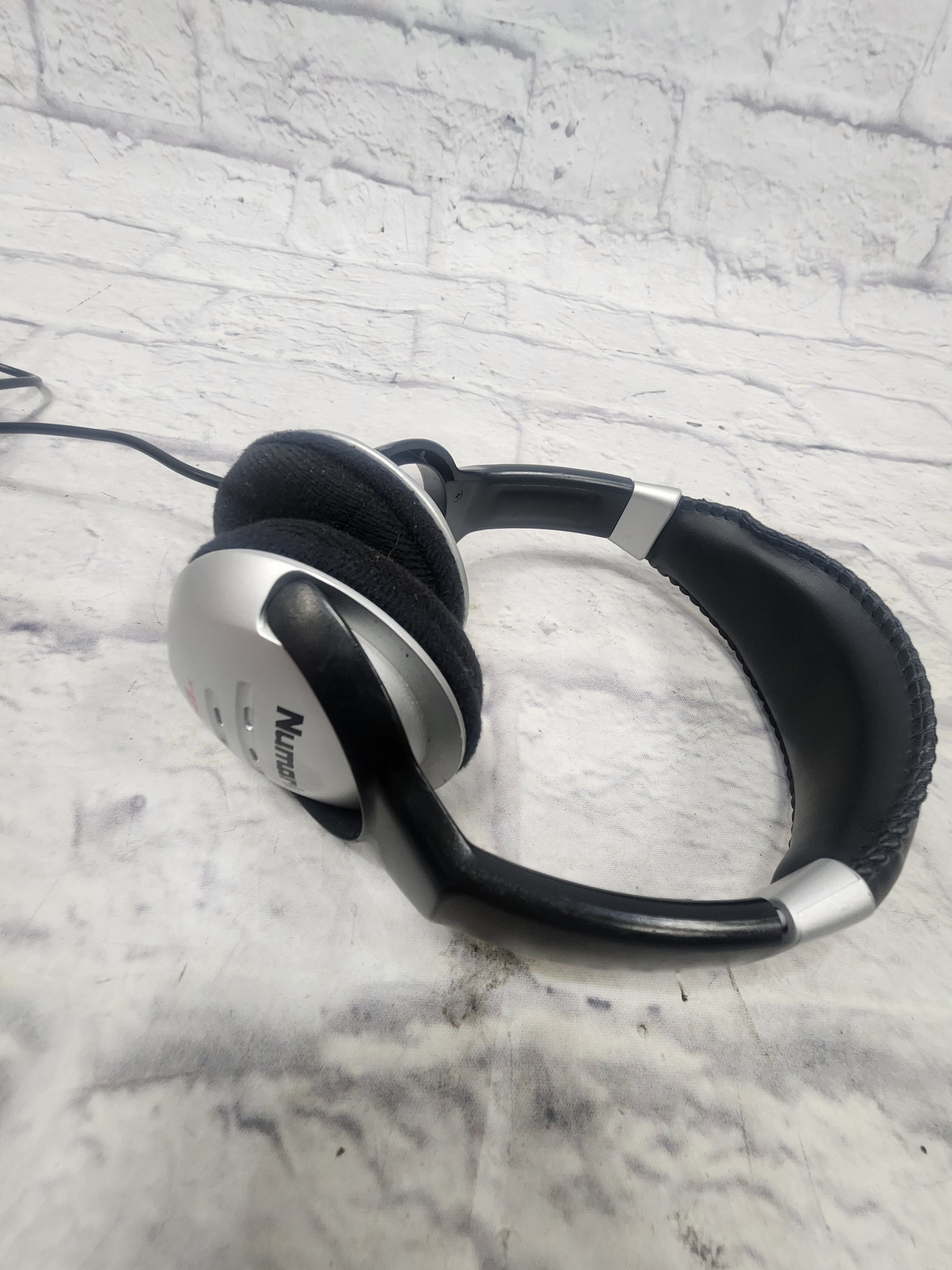 Numark HF-125 Headphones