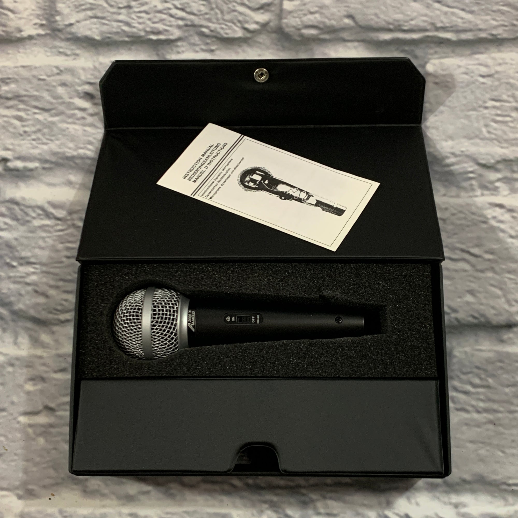 Audio 2000's APM-150 Dynamic Microphone