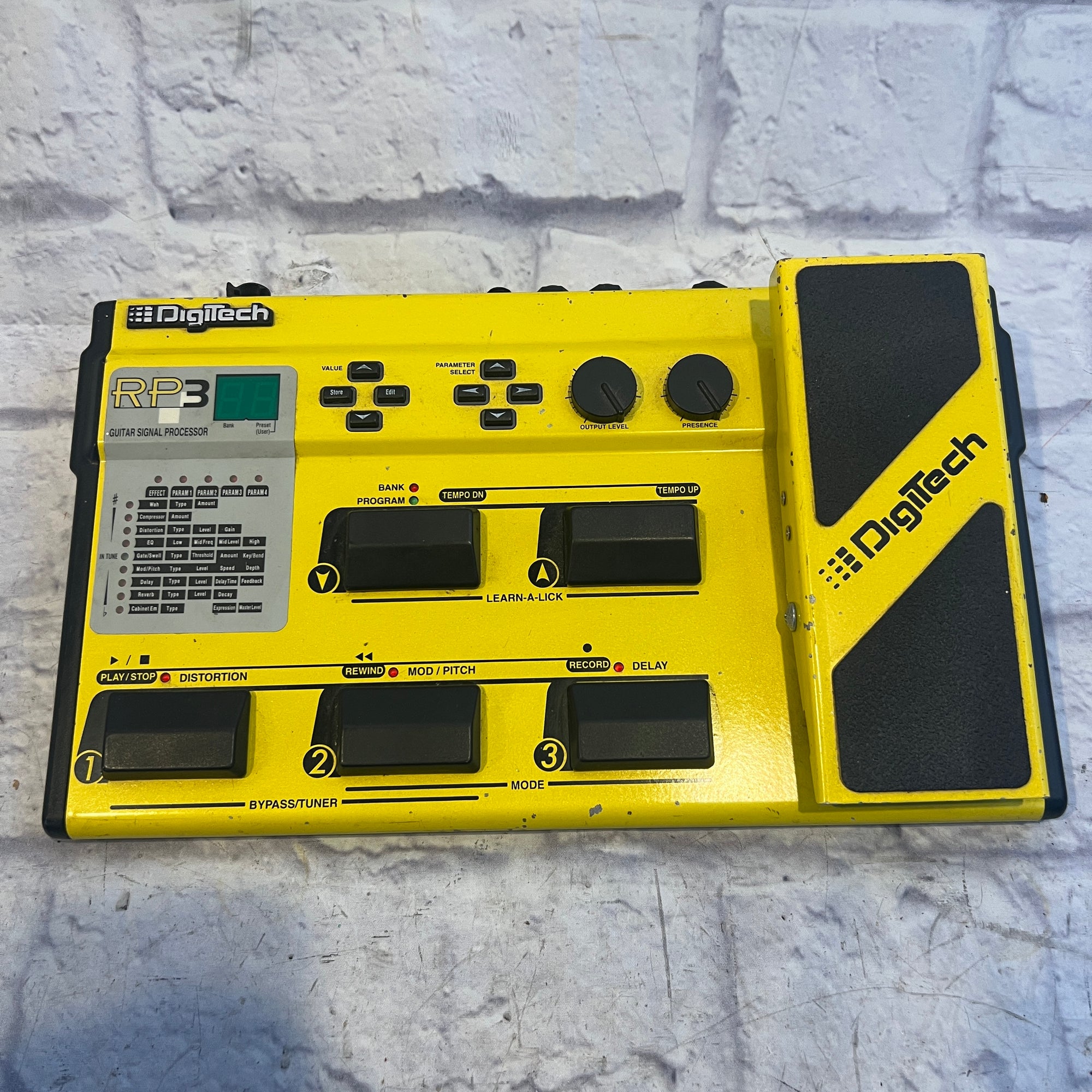 Digitech RP3 Guitar Signal Processor Multieffects Pedal