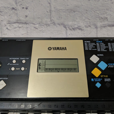 Yamaha YPT-220 61-Key Electronic Keyboard
