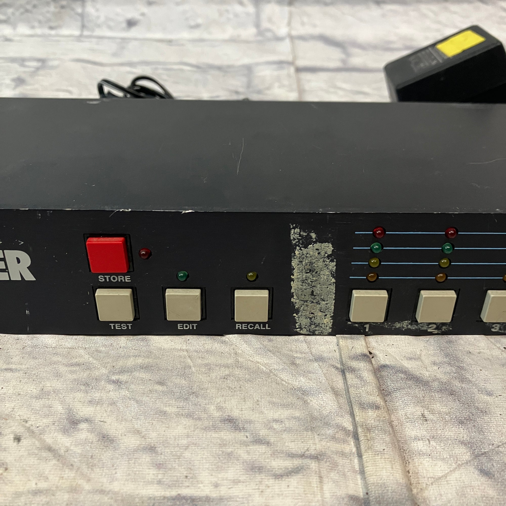 360 Systems Midi Patcher 8x8 Routing System with Memory Controller