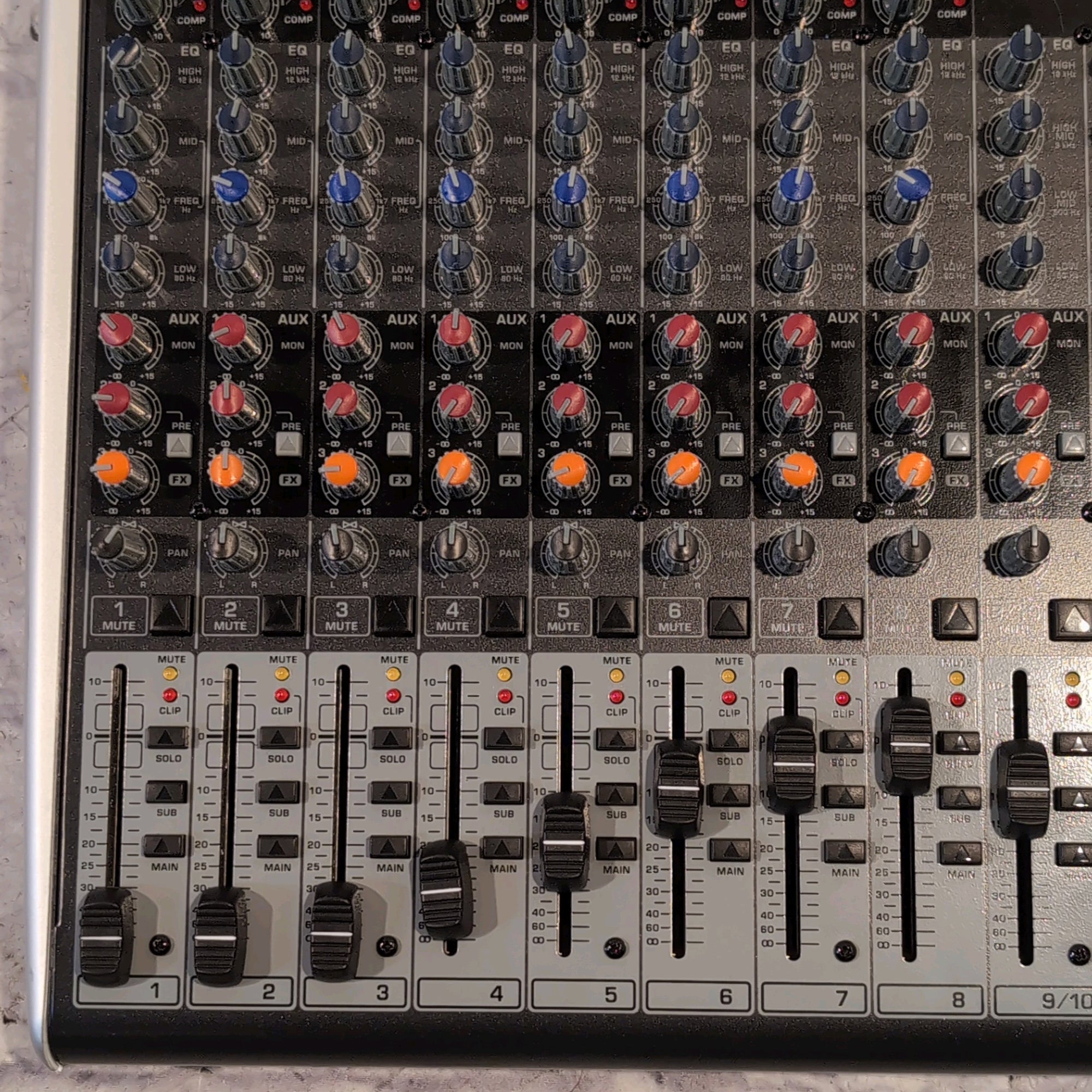 Behringer Xenyx X2222USB 22-Input Mixer with USB Interface