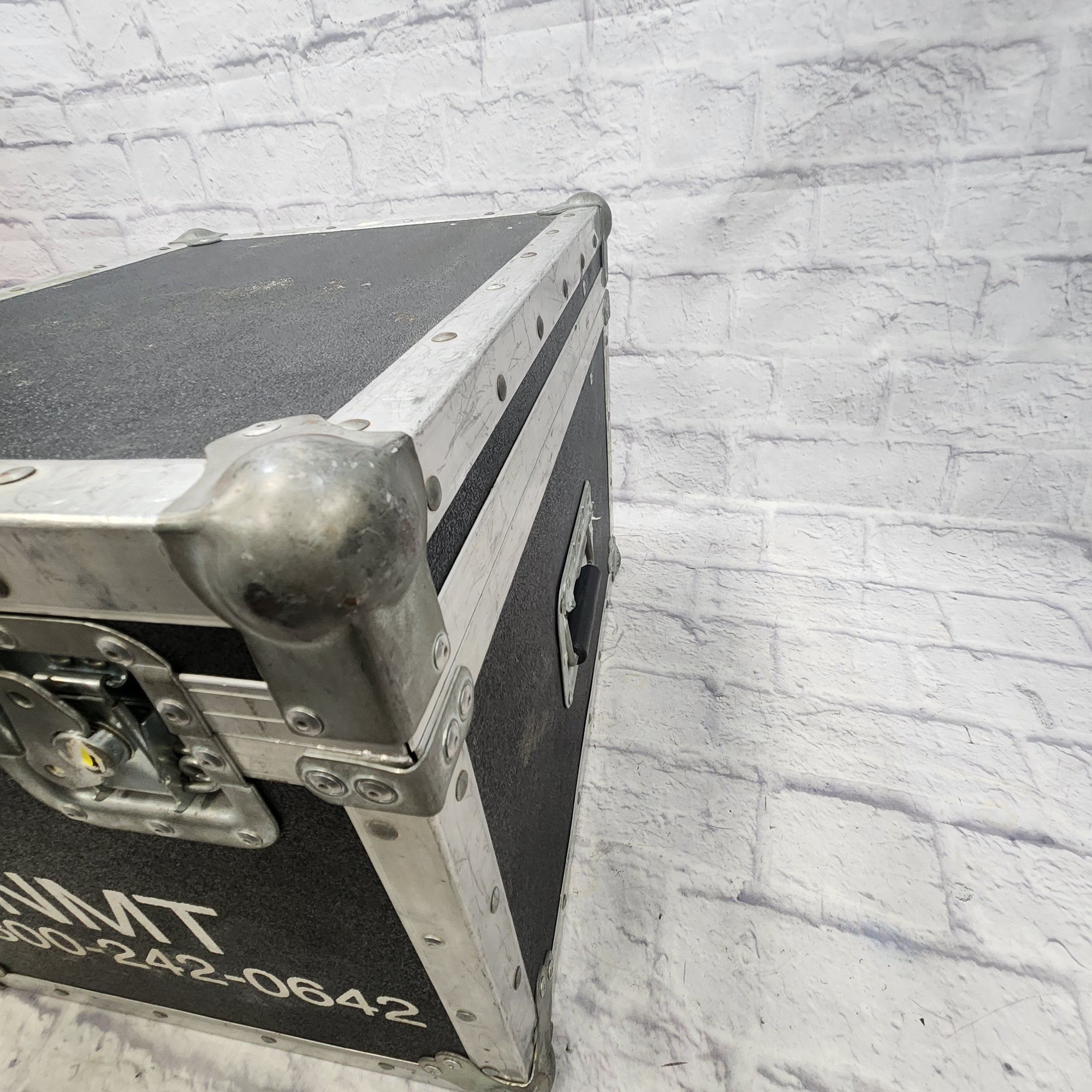 Unknown Road Case 22 x 13.5 x 8 ID