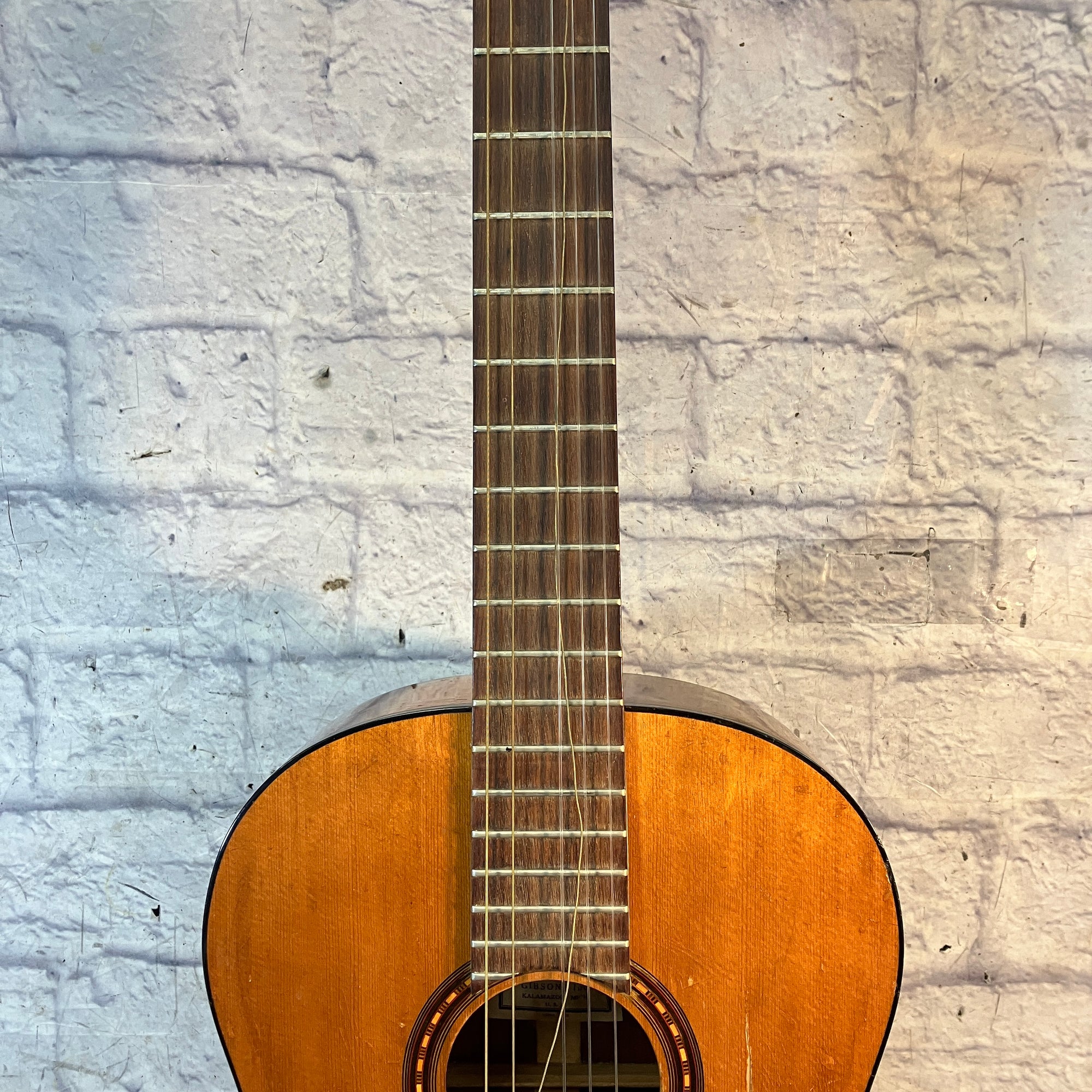 Gibson CL Classical Guitar (With Case)