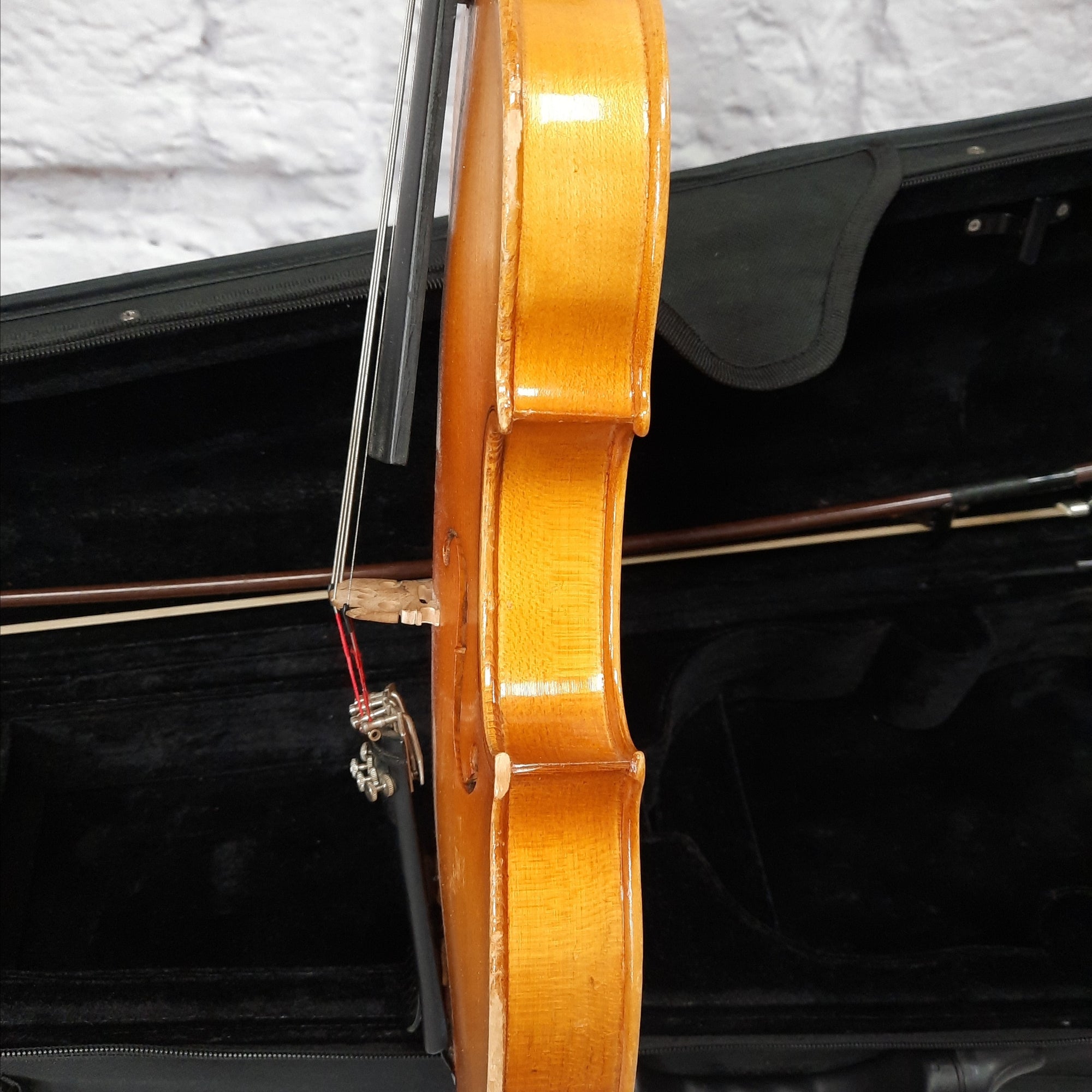 Lignatone Antonius Stradivarius Cremonenis 13" Viola with Case and Bow (Czech)