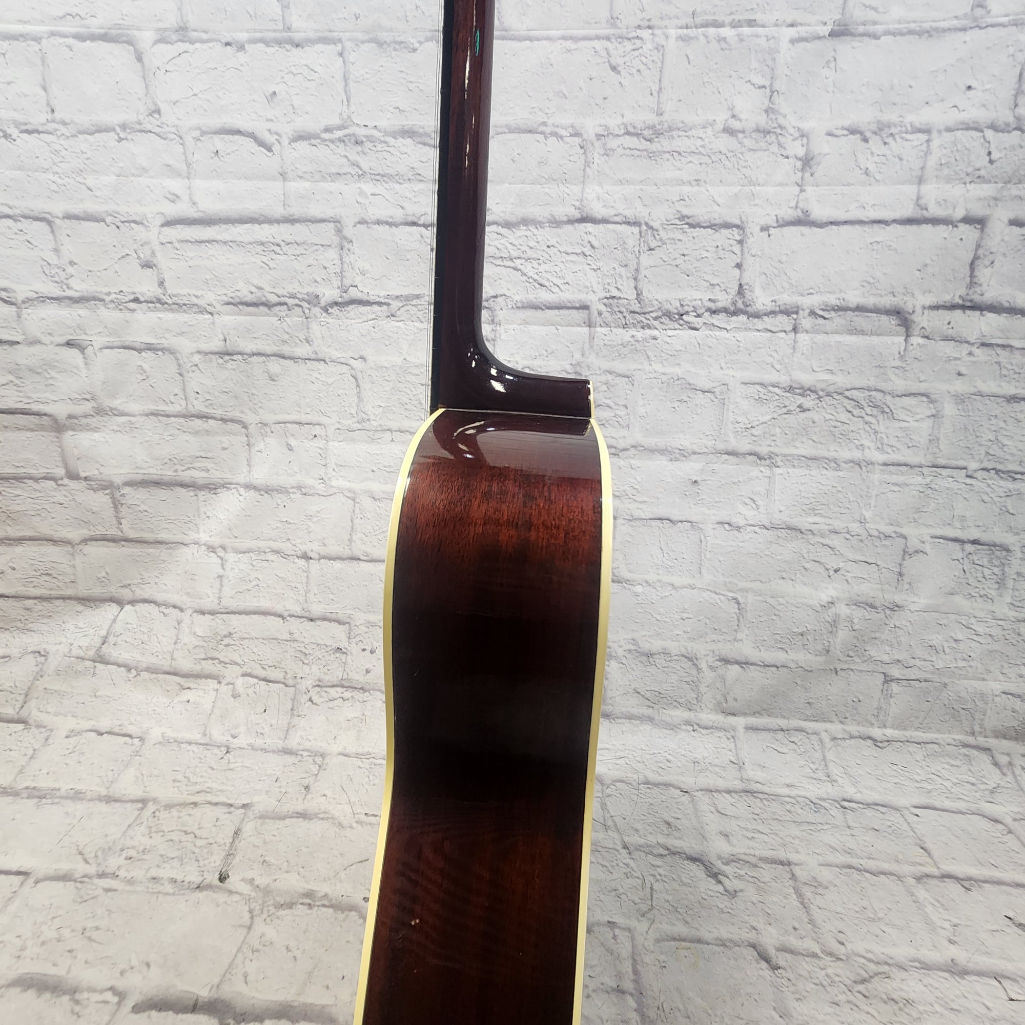 Yamaha FG200 Acoustic Guitar