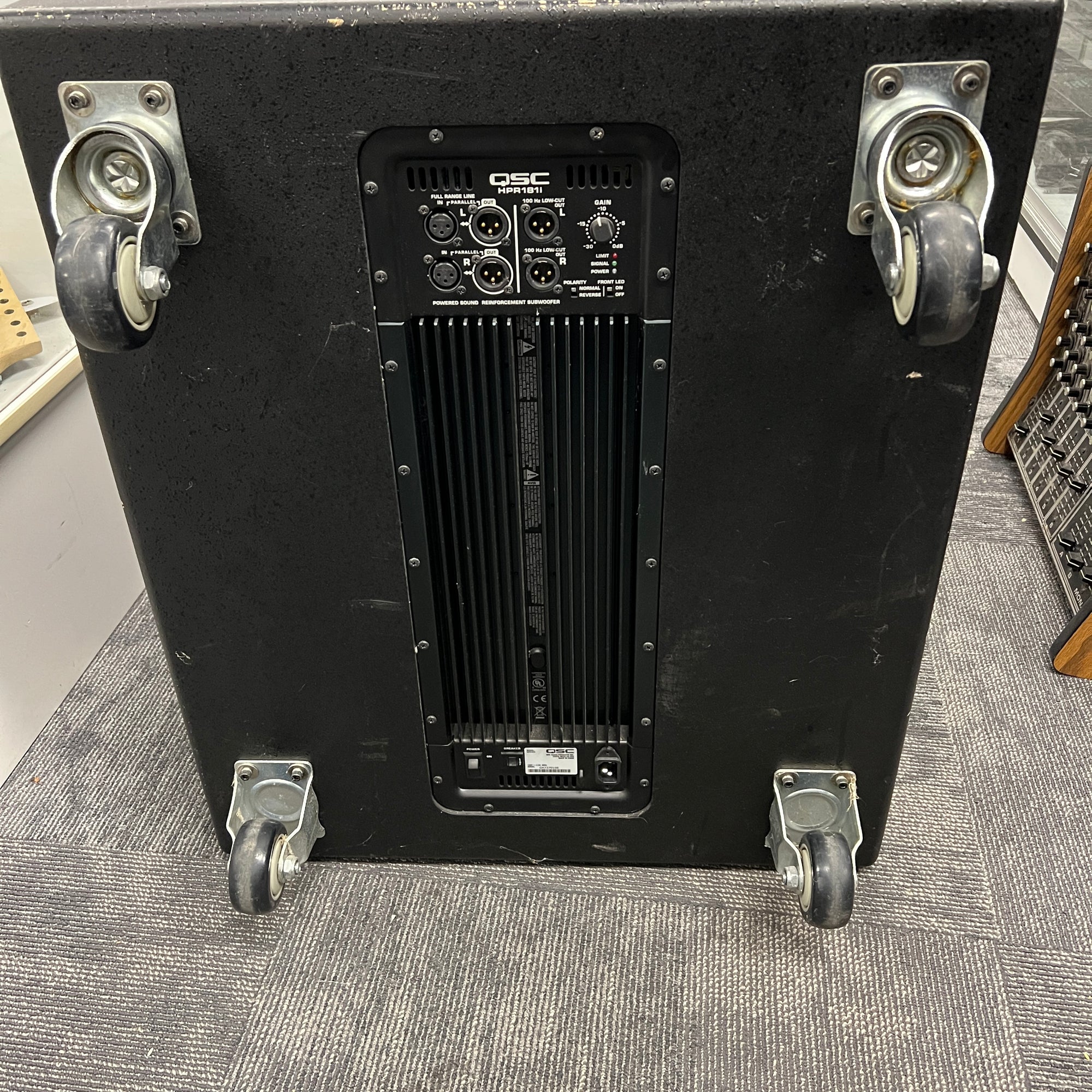 QSC HPR181i Active Subwoofer Pair