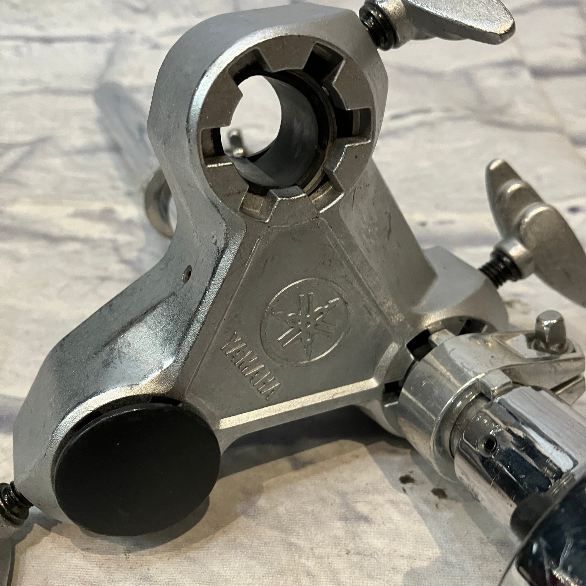 Yamaha 3-Hole Tom Holder w/ 1 Tom Arm