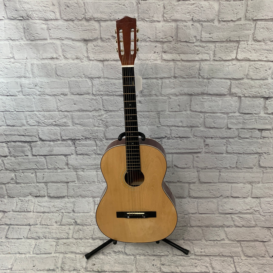 Unknown Japanese Classical Guitar w/case + strap