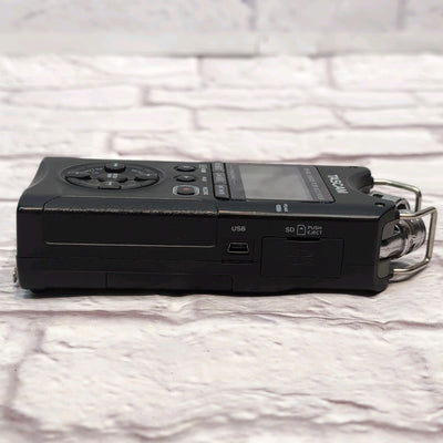Tascam DR-40 Linear PCM Digital Field Recorder