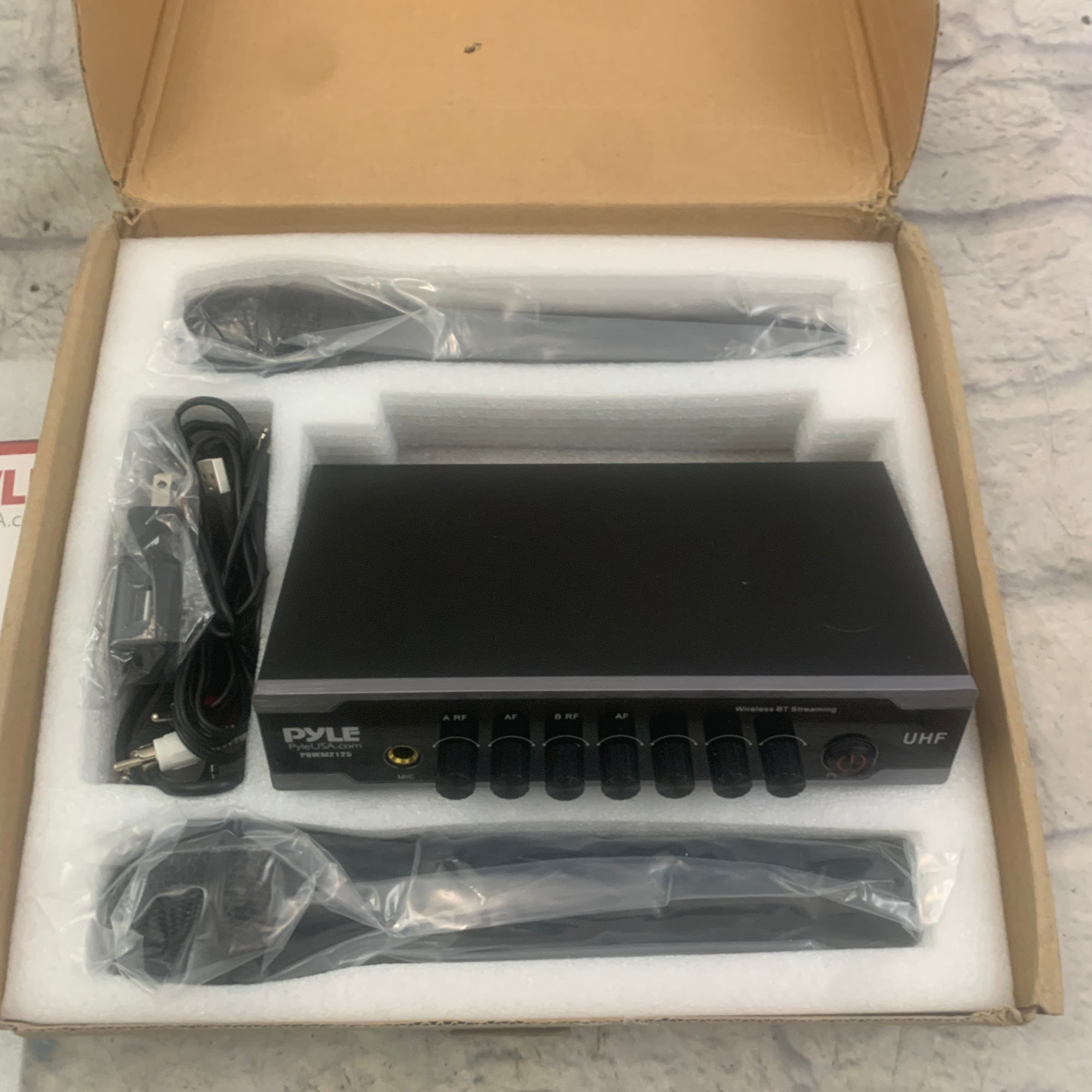 Pyle PDWM2125 Wireless Mic System