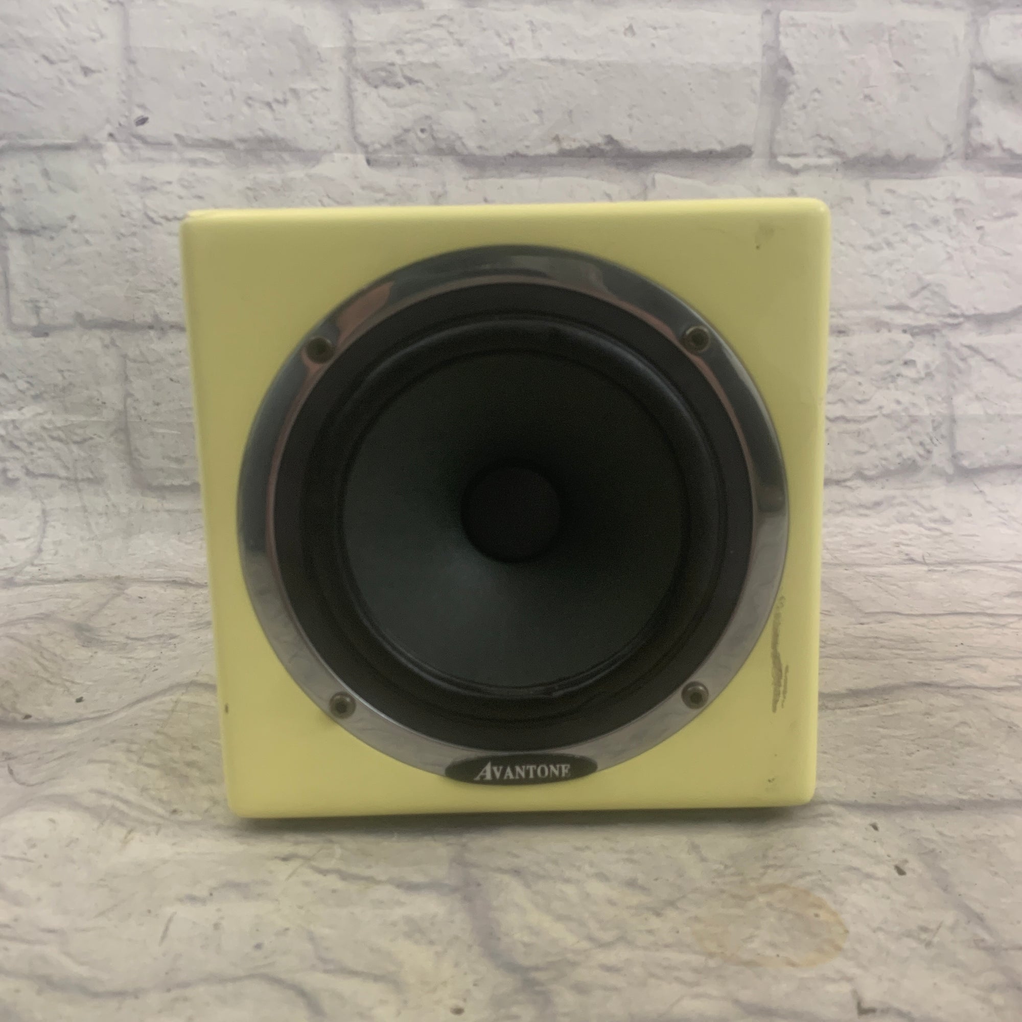 Avantone Mixcube