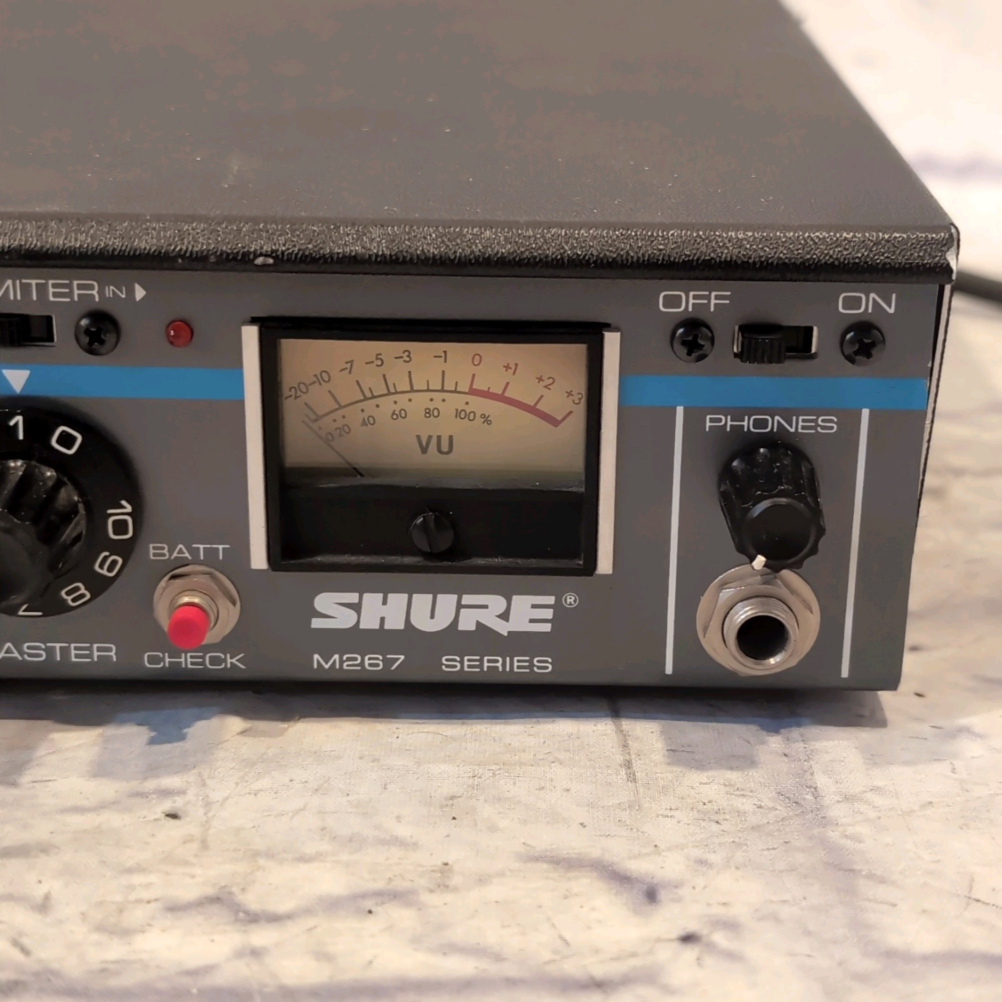 Shure M267 4-Channel Portable Mic/Line Level Mixer w/ Limiter