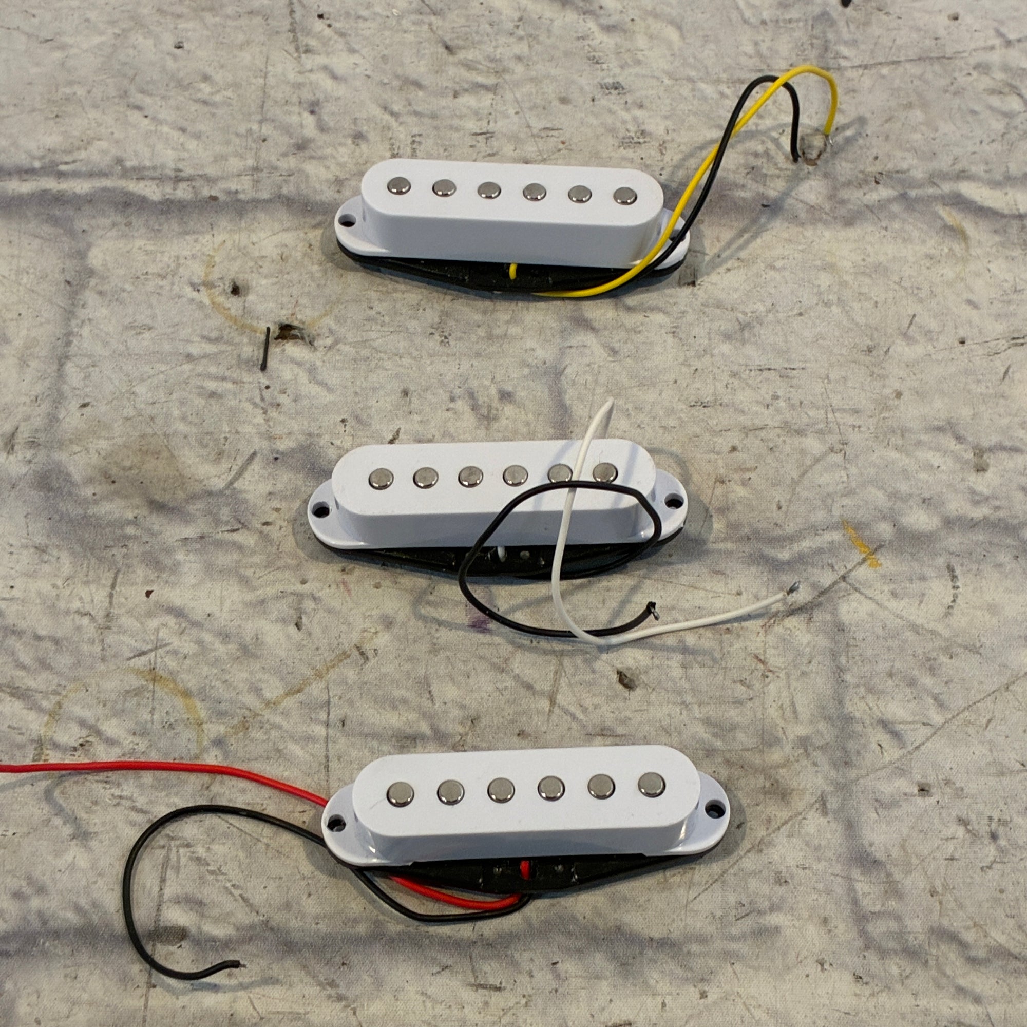 Unknown White Strat Single Coil Pickup Set