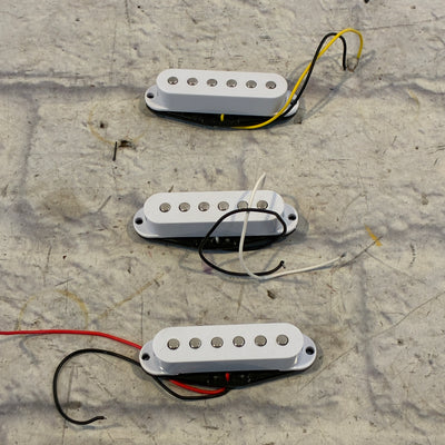 Unknown White Strat Single Coil Pickup Set