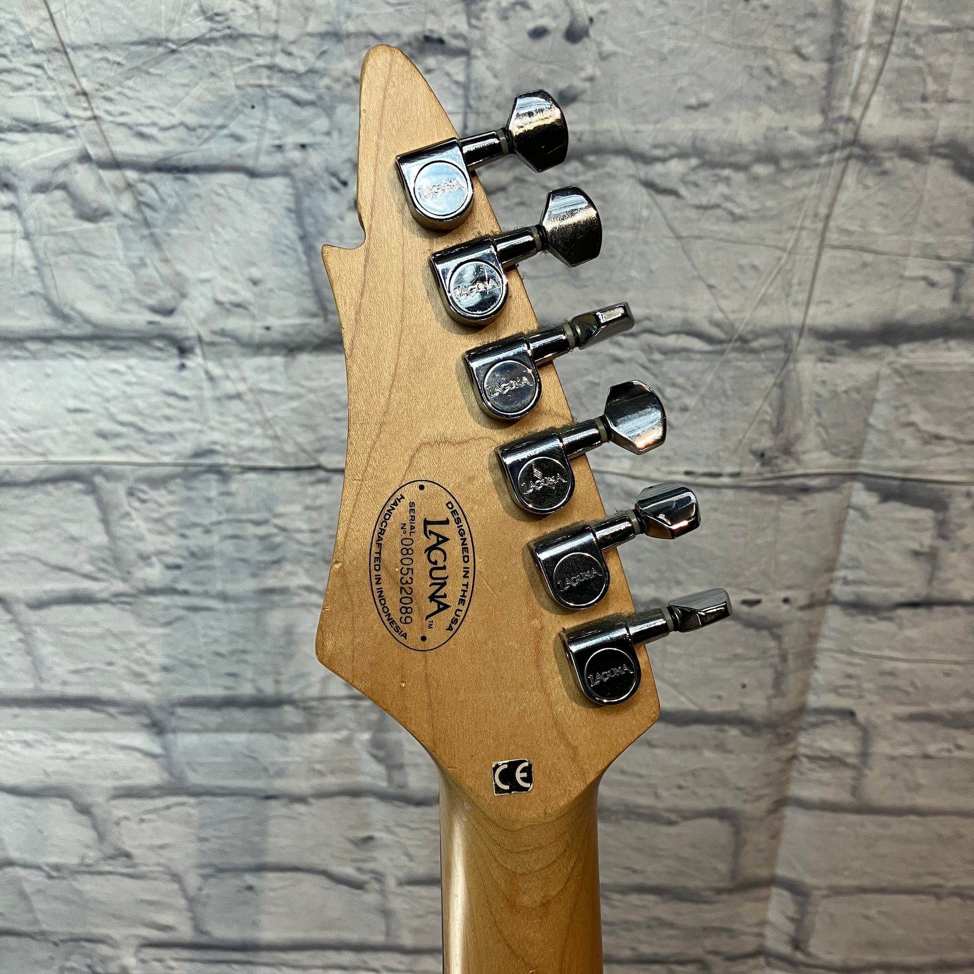 Laguna LE300 Electric Guitar