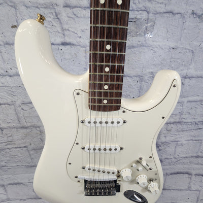 Fender Mexican Roland Ready Strat White Electric Guitar