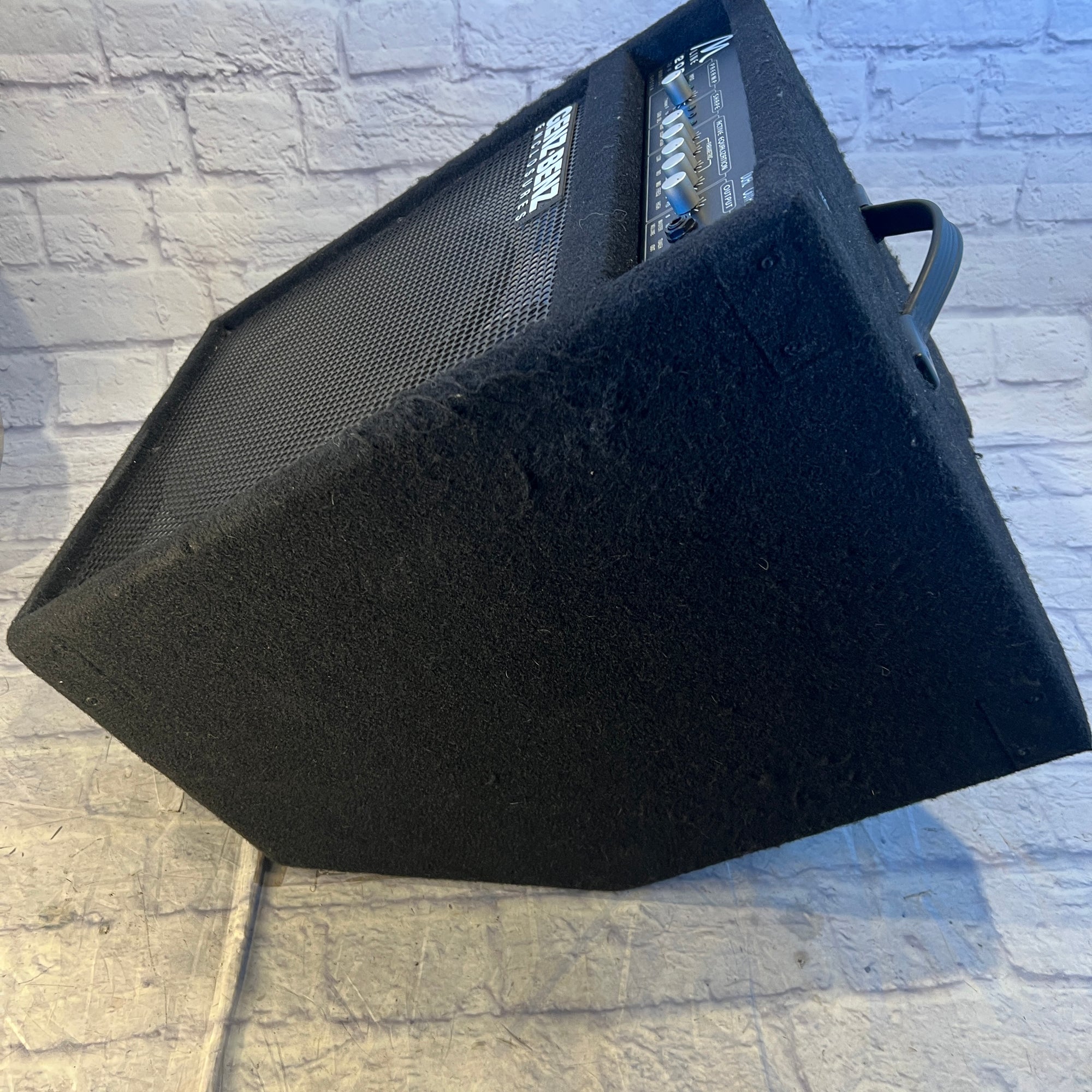 Genz Benz M-Line 200 1x15 Bass Combo Amp