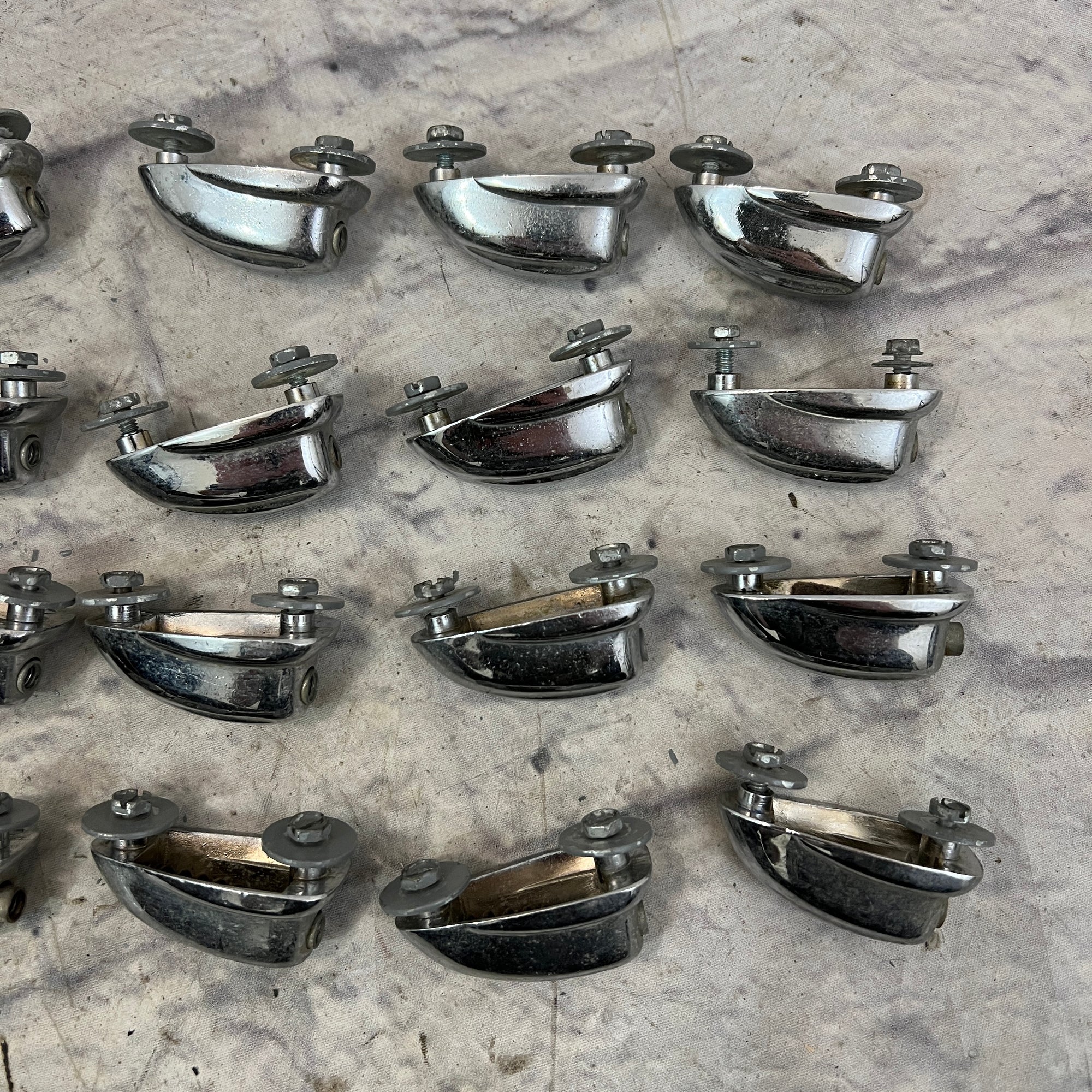 24x Slingerland Soundking Small Lugs