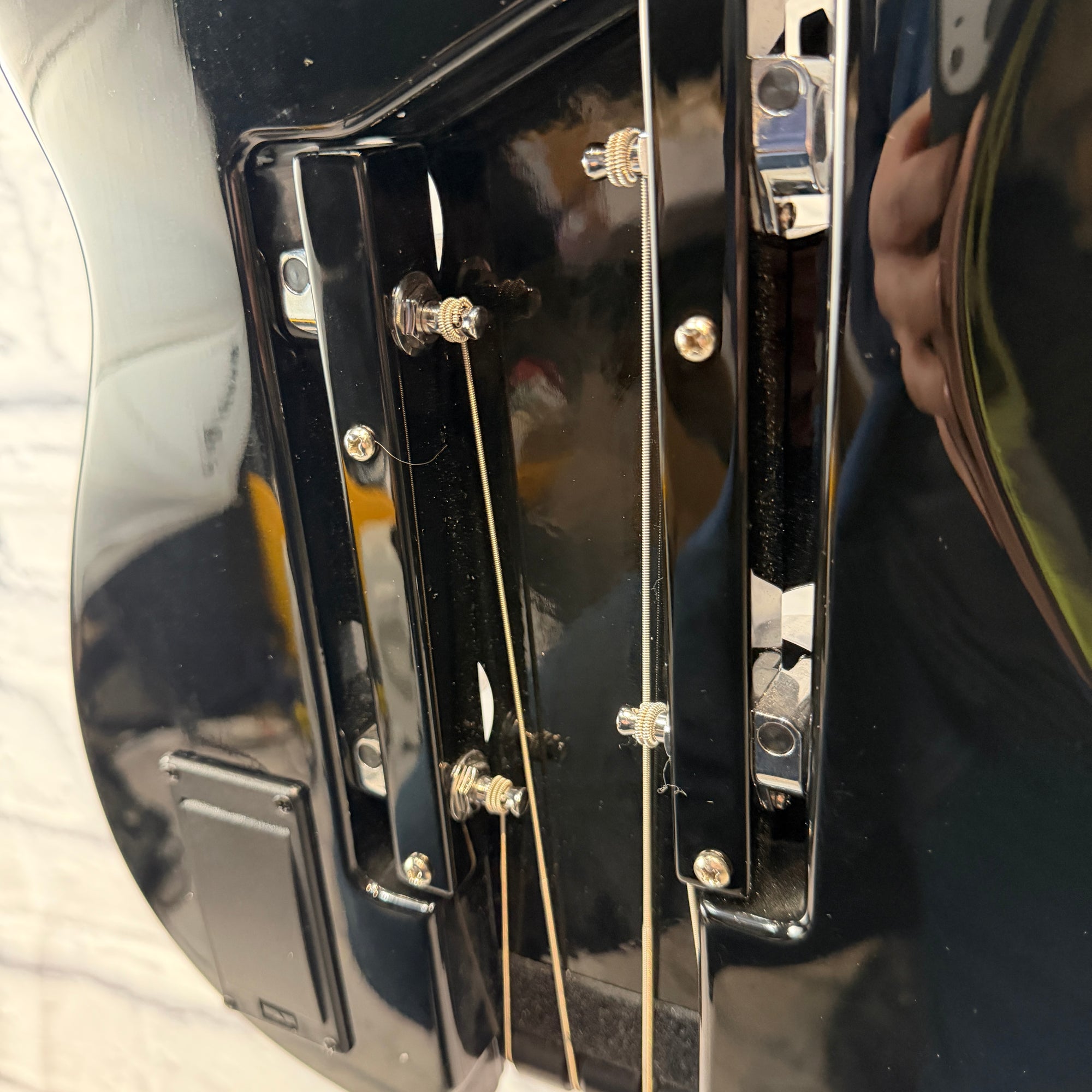 Traveler TB-4P Short Scale Headless Bass