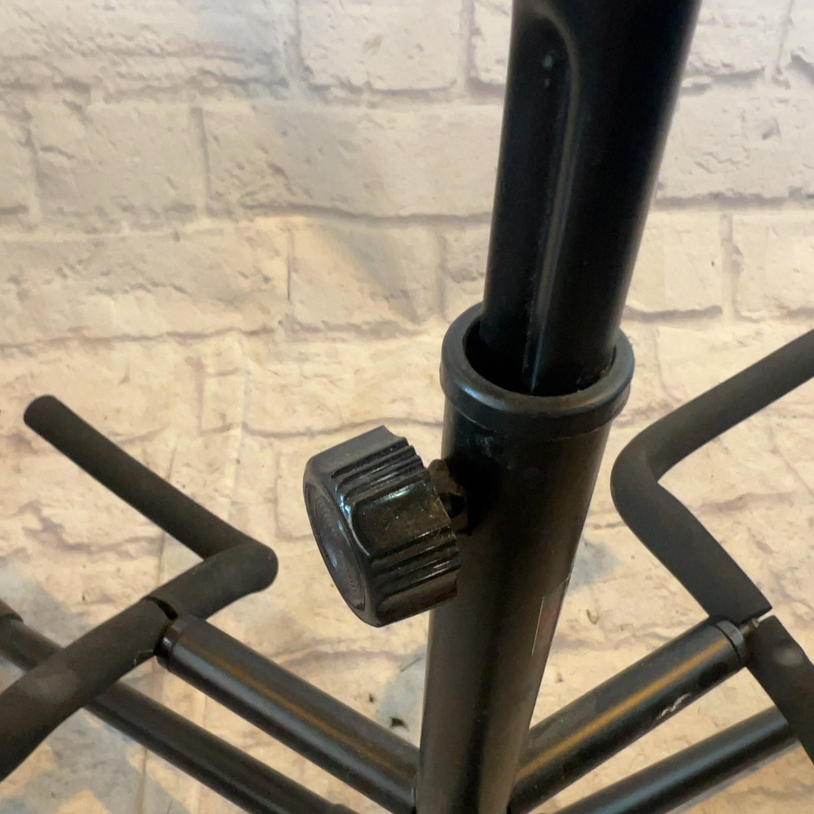 Musicians Gear Triple Guitar Stand