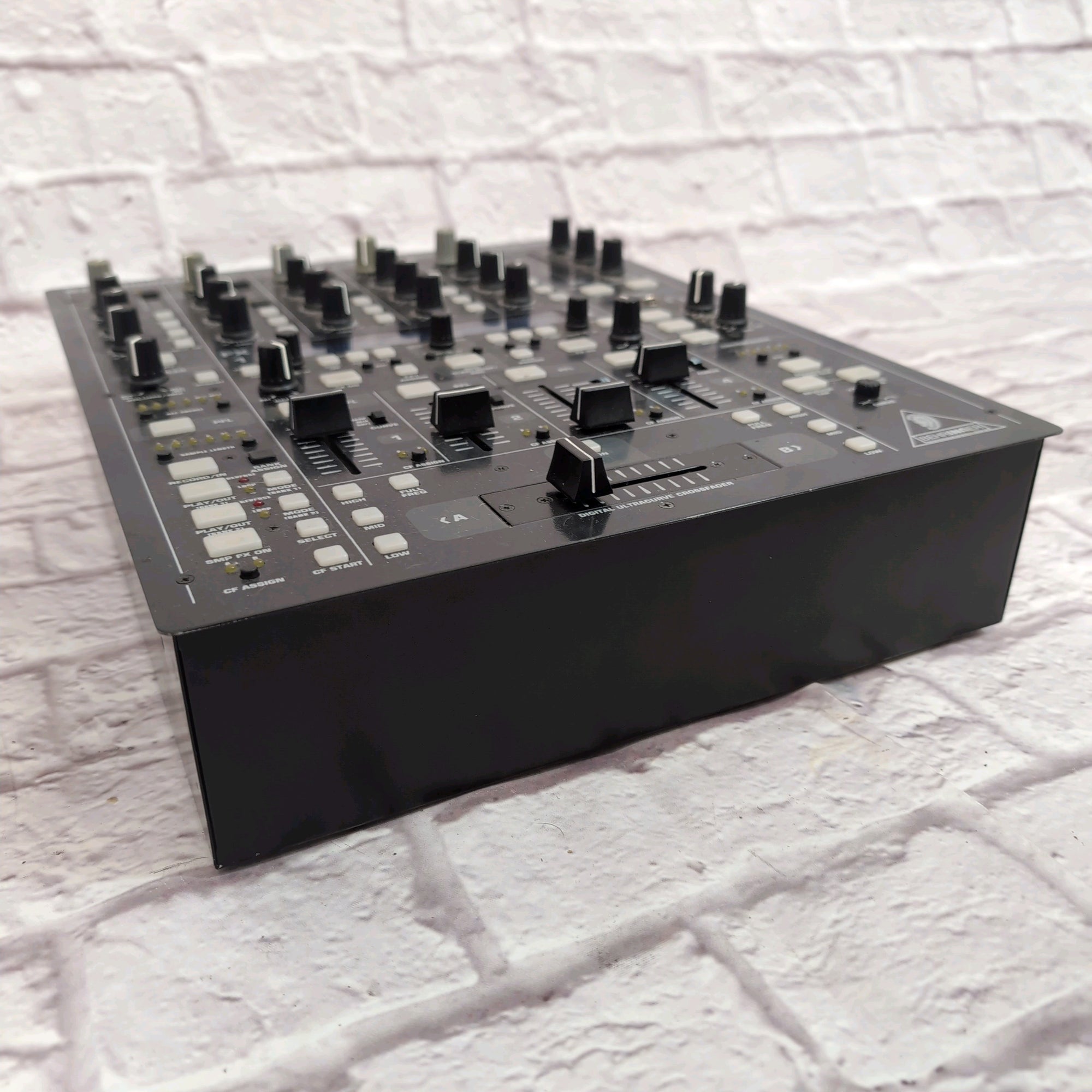 Behringer DDM4000 Professional 4-Channel Digital DJ Mixer with Sampler