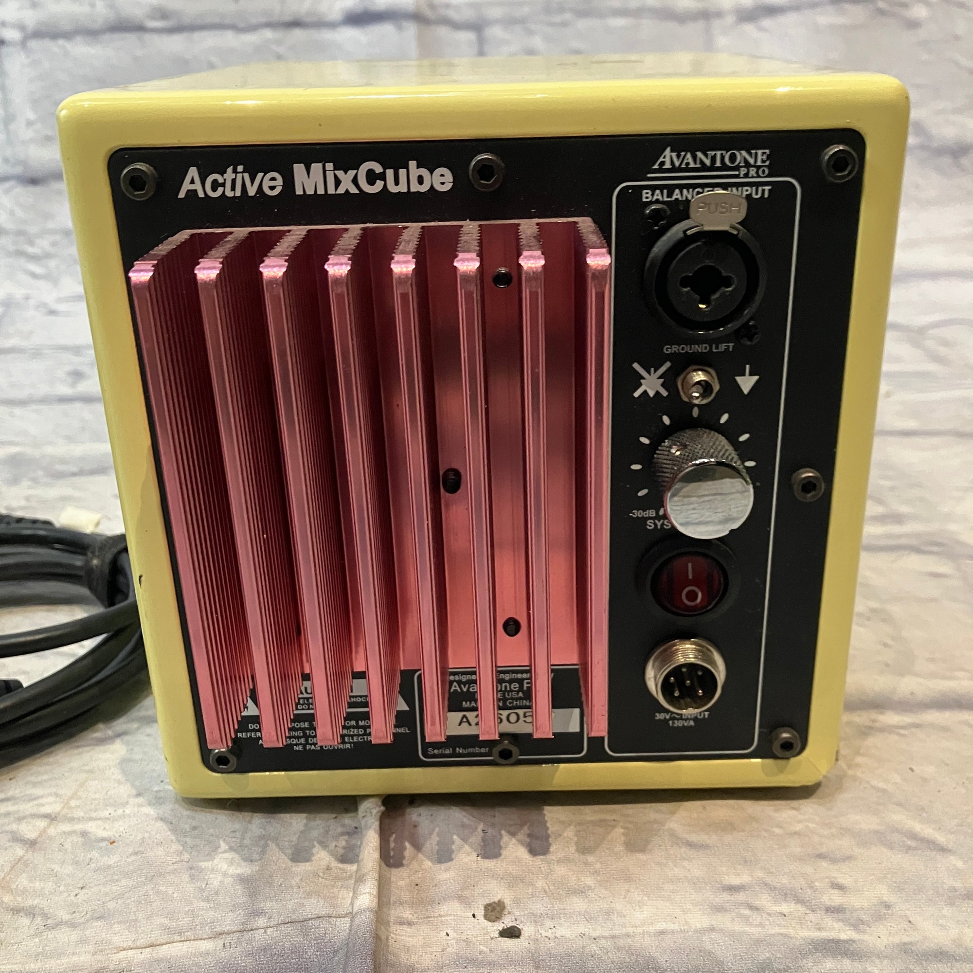 Avantone Mix Cube W/Power Supply