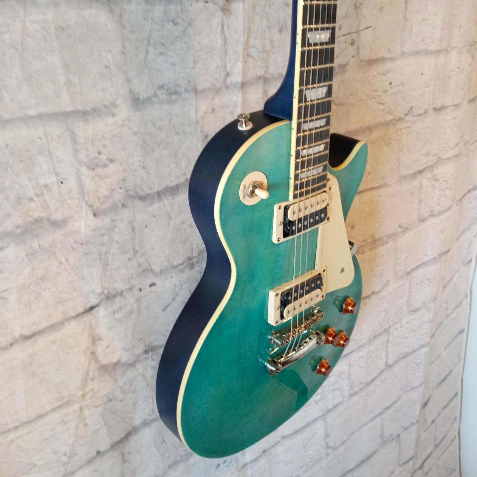 Epiphone Les Paul traditional pro II Electric Guitar/ W case